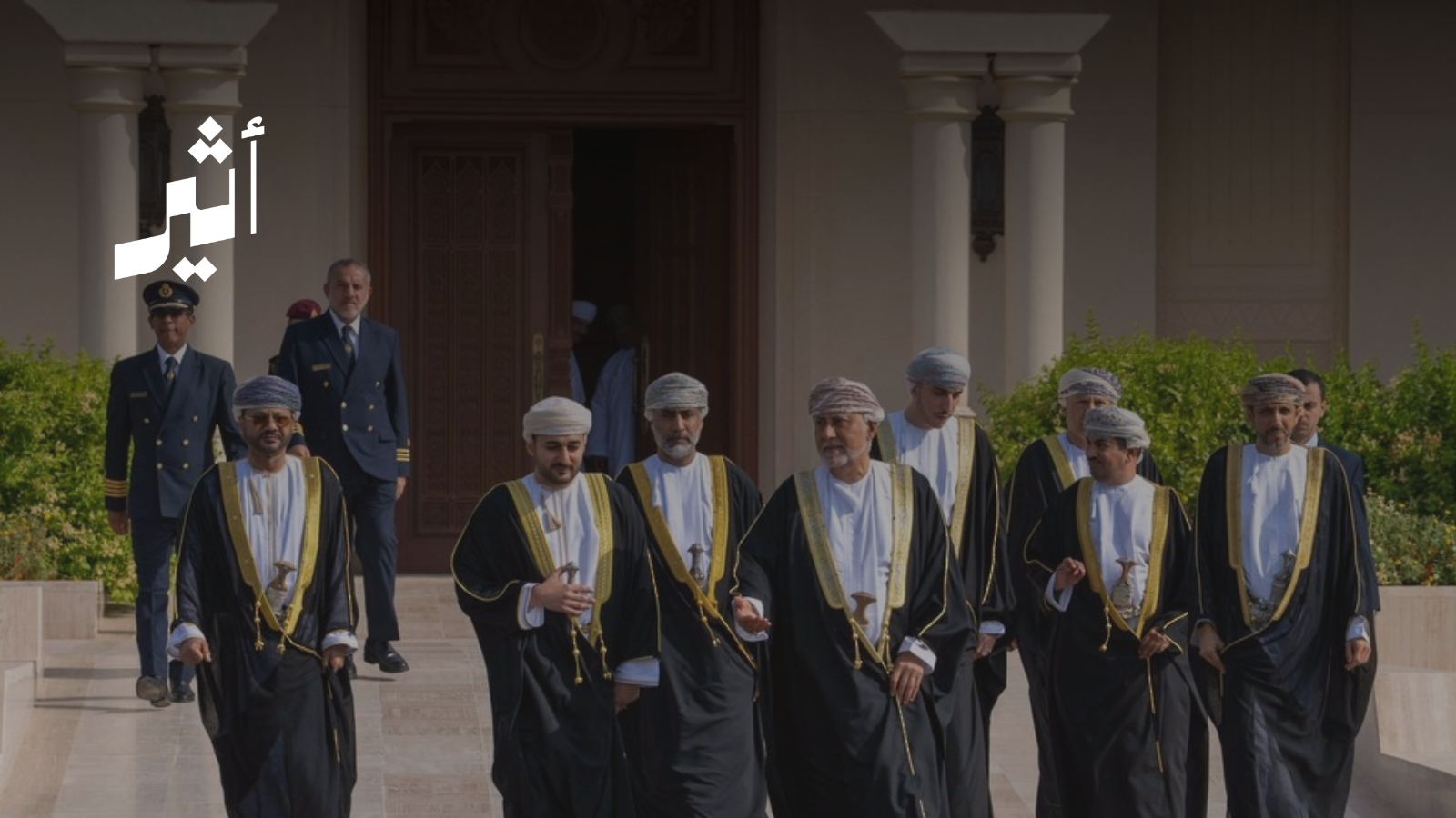 نيابة عن جلالة السلطان: وفد رسمي يعزي في وفاة الشيخ حمد بن خليفة