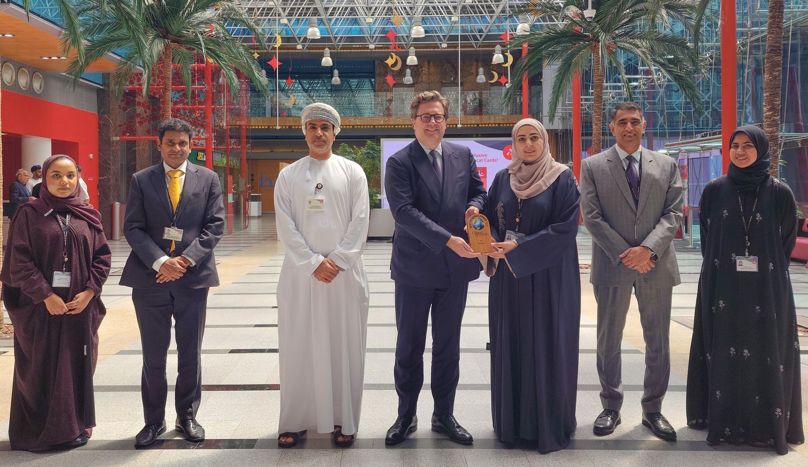 تتويج بنك مسقط بجائزة أفضل بنك في مجال تحويل الأموال بالعملات الأجنبية من مؤسّسة Global Finance