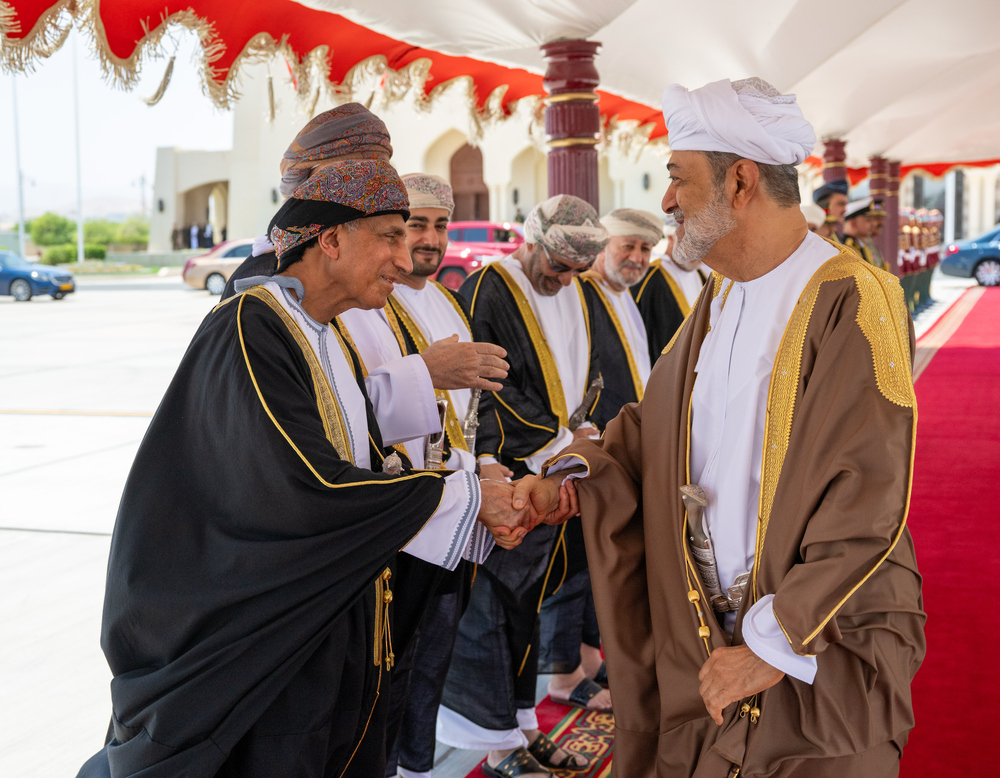 جلالة السُّلطان يغادر البلاد متوجهًا إلى الجزائر