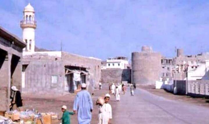 بالصور: التاجر العُماني الذي بنى “مسافر خانه” وأوقف له أكثر من 10 عقارات 