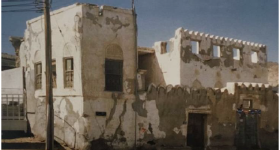 المبنى الأول للمدرسة السعيدية في حارة الشمال والمعروف ببيت المنذري. أرشيف الباحث ناصر بن عبد الله الصقري