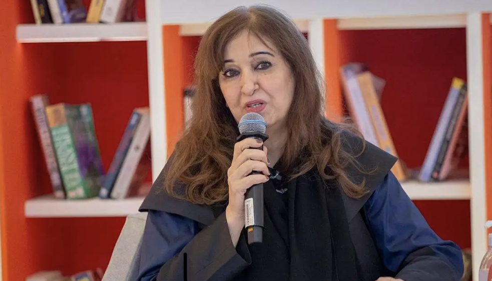 الأديبة ميسون صقر تتحدث لـ “أثير” عن رأيها في المشهد الثقافي العماني وفوزها بجائزة الشيخ زايد