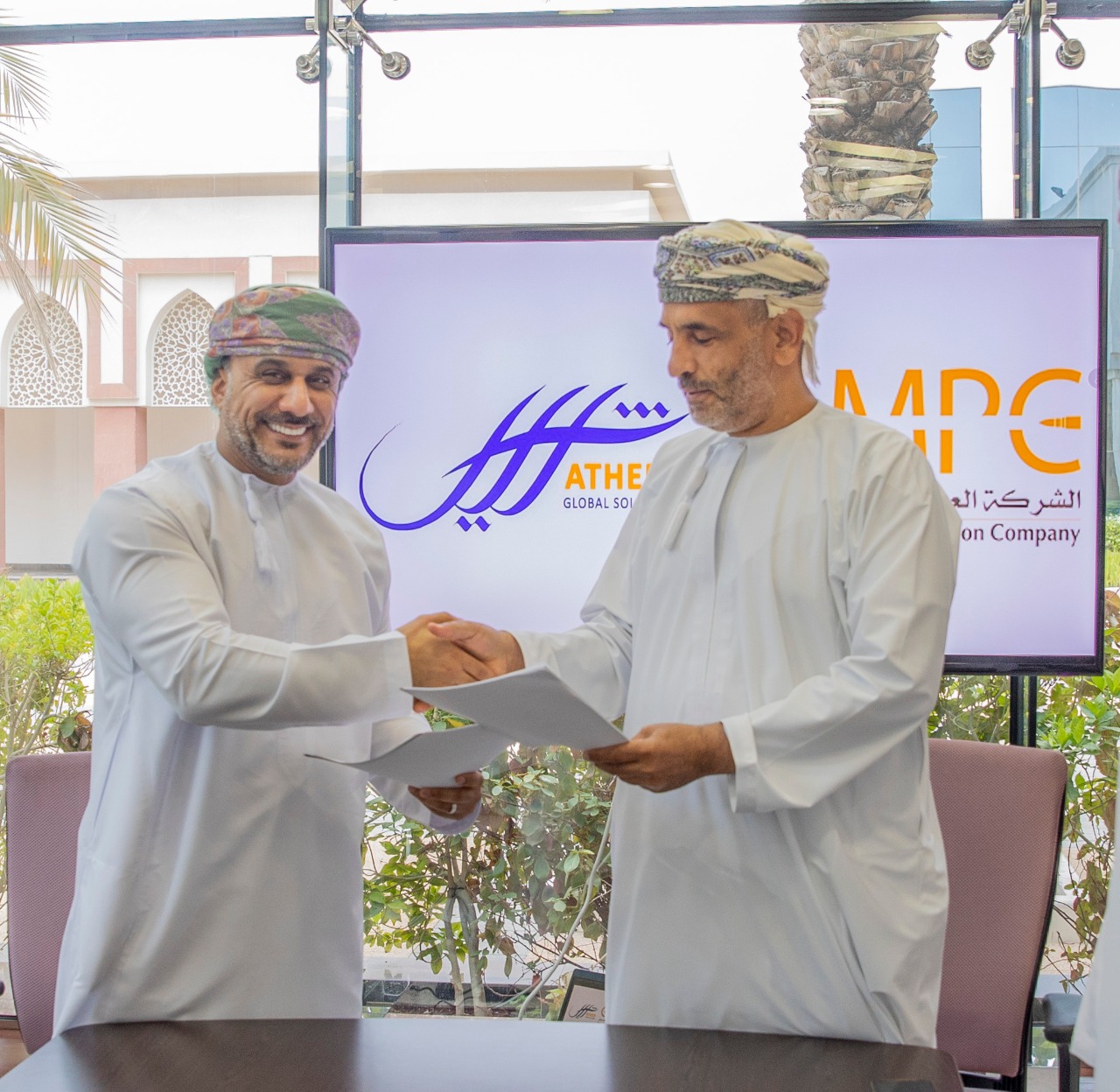 أثير توقع اتفاقية مع الشركة العمانية لإنتاج الذخائر