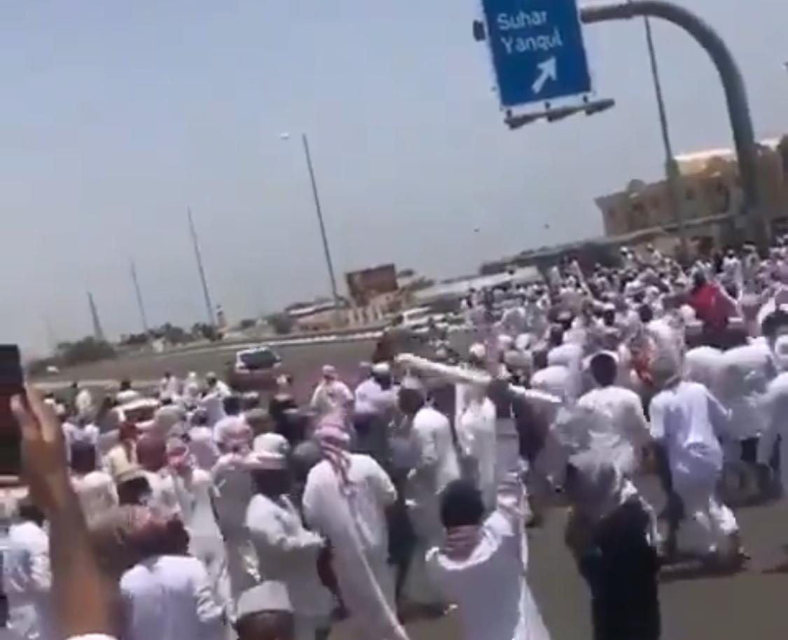 مواطنون يعربون عن استيائهم من تصرفات بعض الأشخاص في صحار