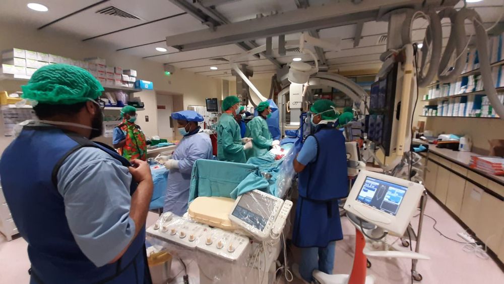 لأول مرة في ظفار: إجراء زراعة جهاز ووتشمان لمريضين أعمارهما فوق الـ60