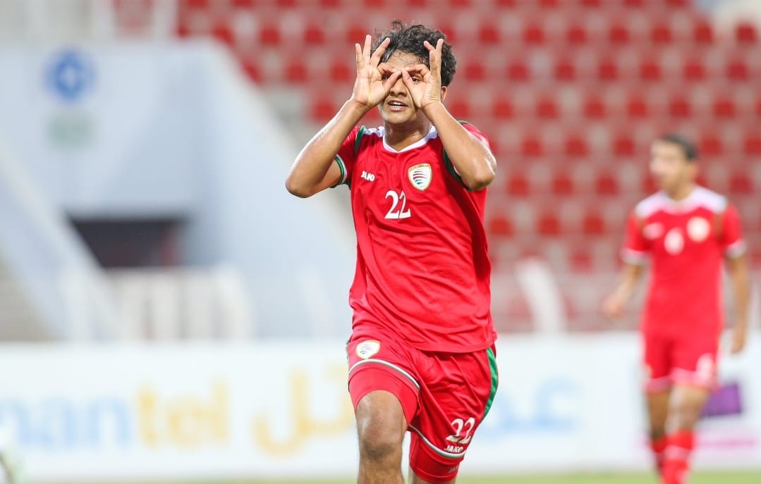 “بثنائية نظيفة” الأحمر الصغير يخطف صدارة مجموعته الآسيوية