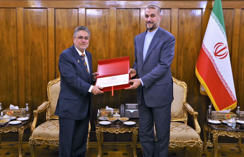 جلالة السلطان يبعث رسالة خطية للرئيس الإيراني