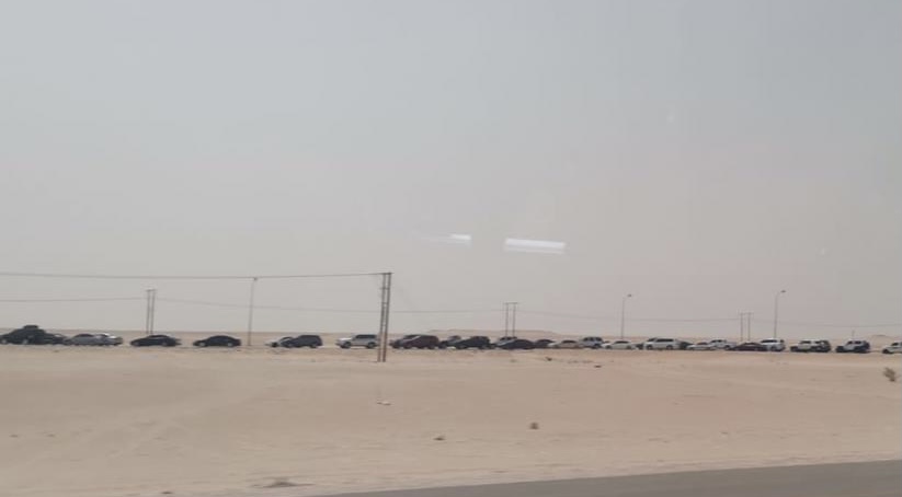 صور ومقاطع توضح ازدحامًا في طريق نزوى – ثمريت..وبعض سالكيه يوضحون الأسباب