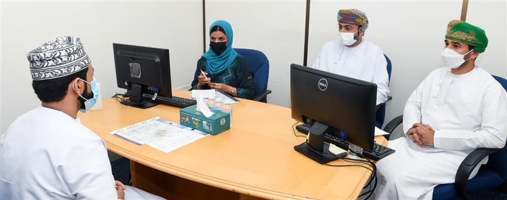 العمل تجري مقابلات شخصية لوظائف حكومية