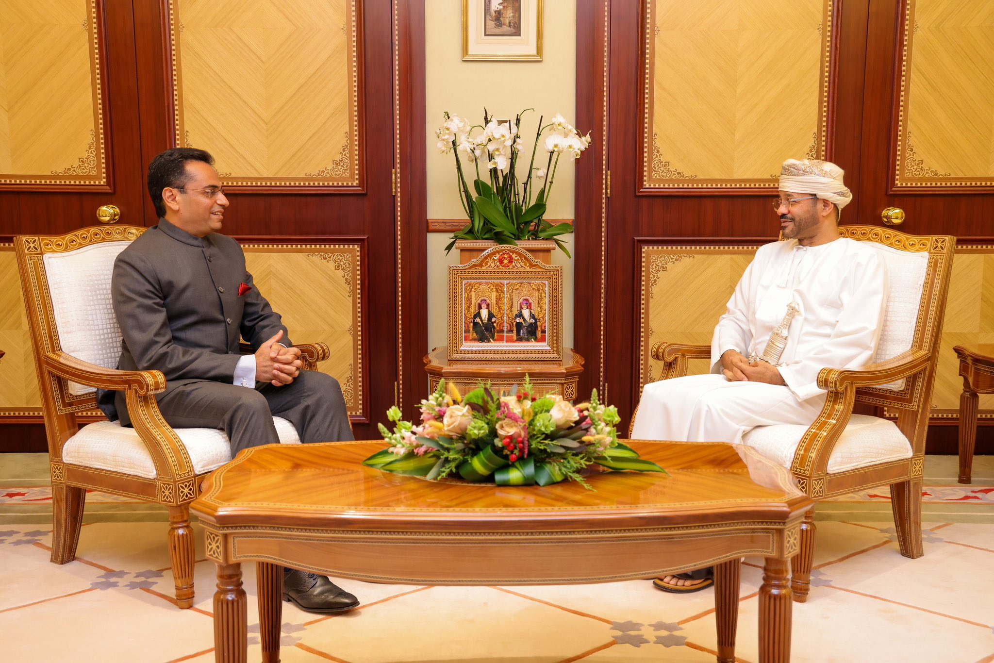 انتهاء مهام عمل السفير الهندي في مسقط 