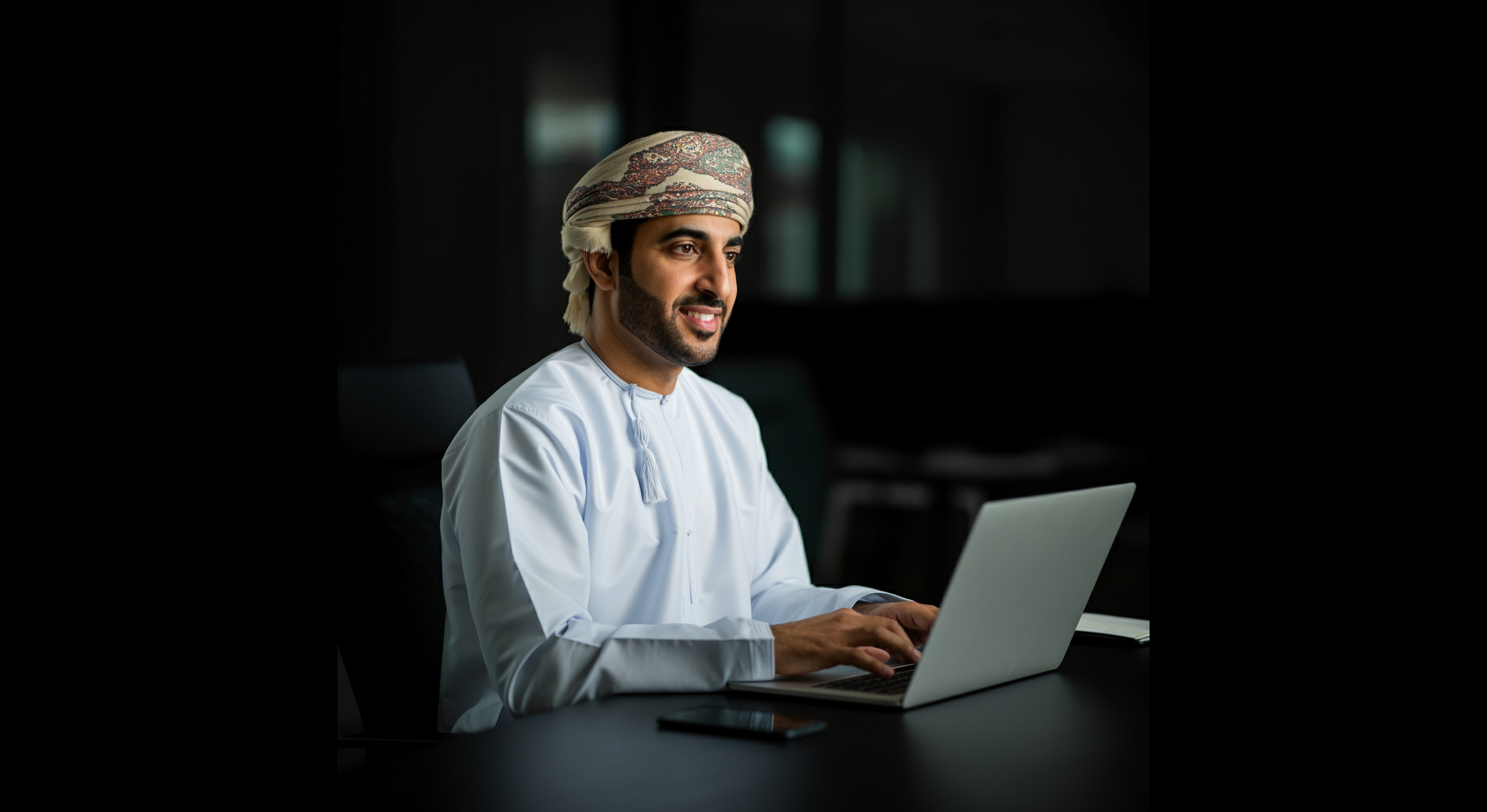 بنك ظفار يستثمر في كوادره عبر برامج تطويرية رائدة