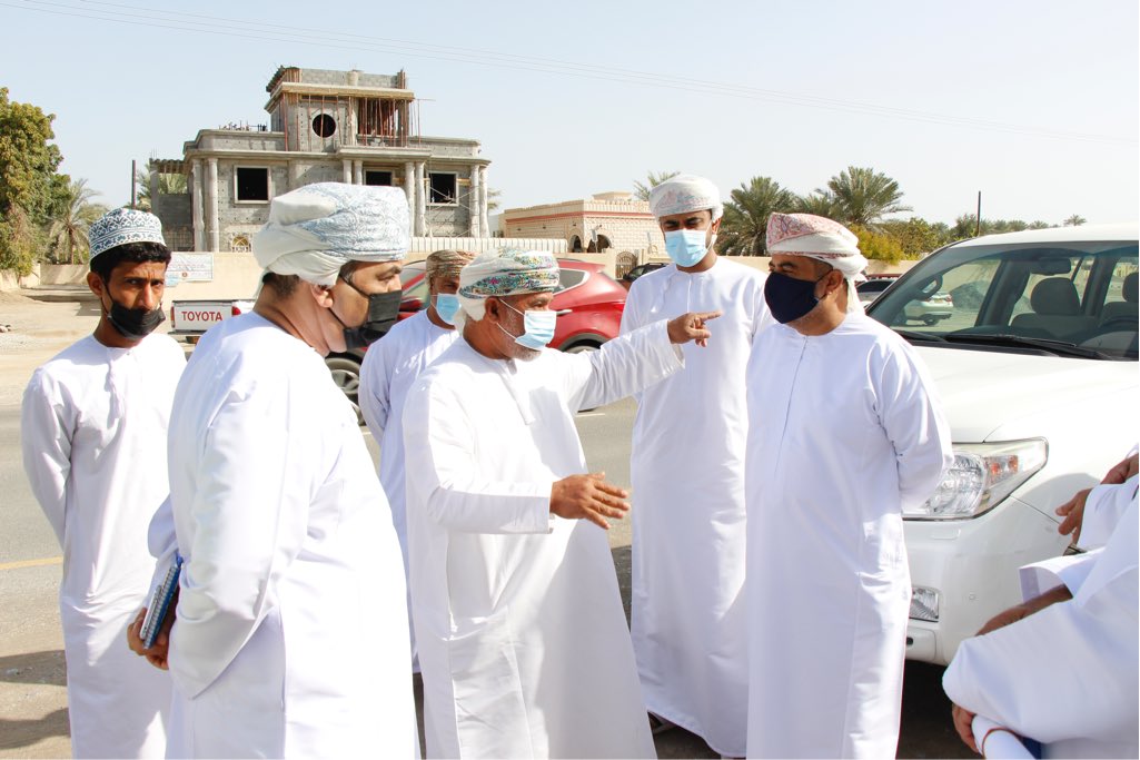 وزير النقل يقف على عدد من المشاريع في الباطنة