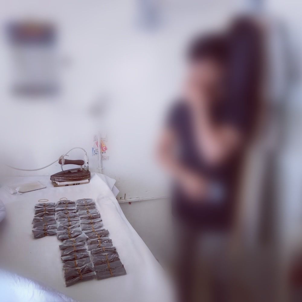 “الشك” يكشف مخالفة في محل لكي الملابس