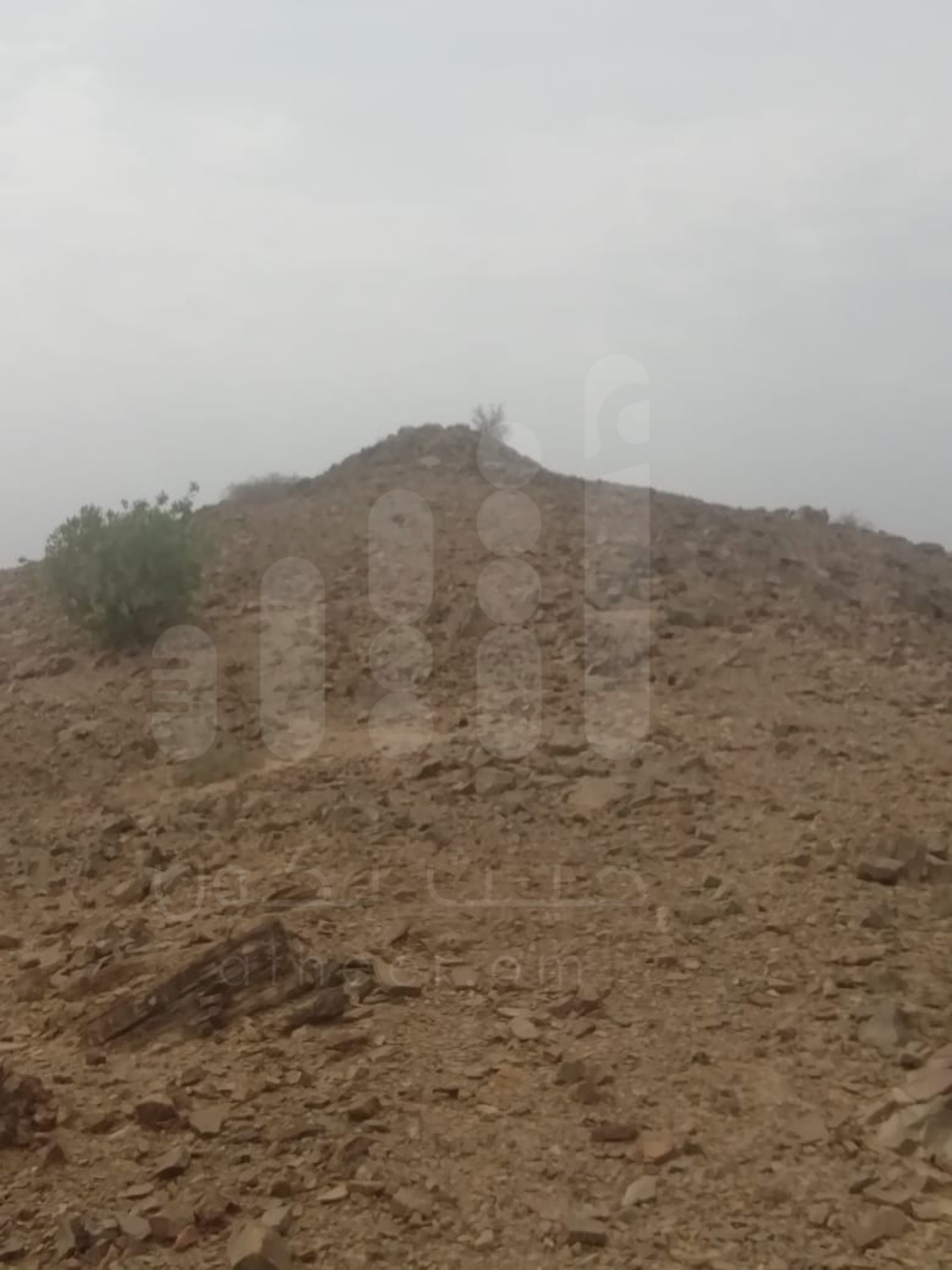 بالصور: مقابر في السلطنة لأناسٍ قيل بأنهم “خُسِف بهم”..وللعلم رأيٌ آخر