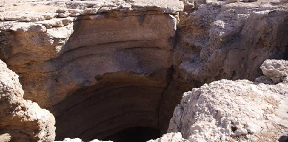 عمره 50 مليون سنة وموجود في السلطنة: تعرّف على واحد من أعظم وأجمل العجائب الطبيعية