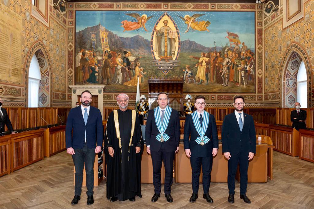 تحيات من جلالة السلطان إلى القبطانين الحاكمين لسان مارينو