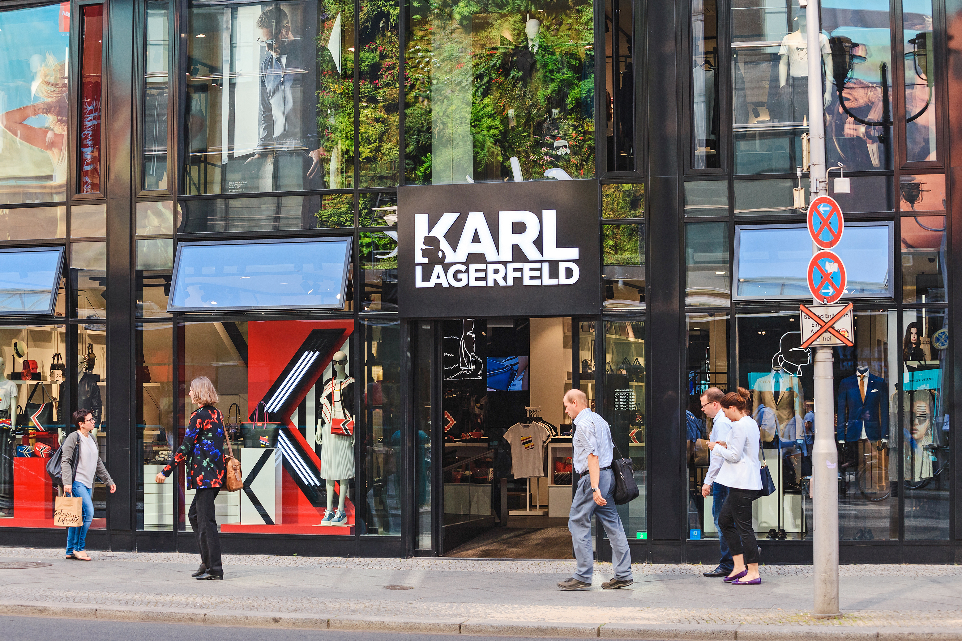 G-III Apparel to buy Karl Lagerfeld brand in $210 million all-cash deal