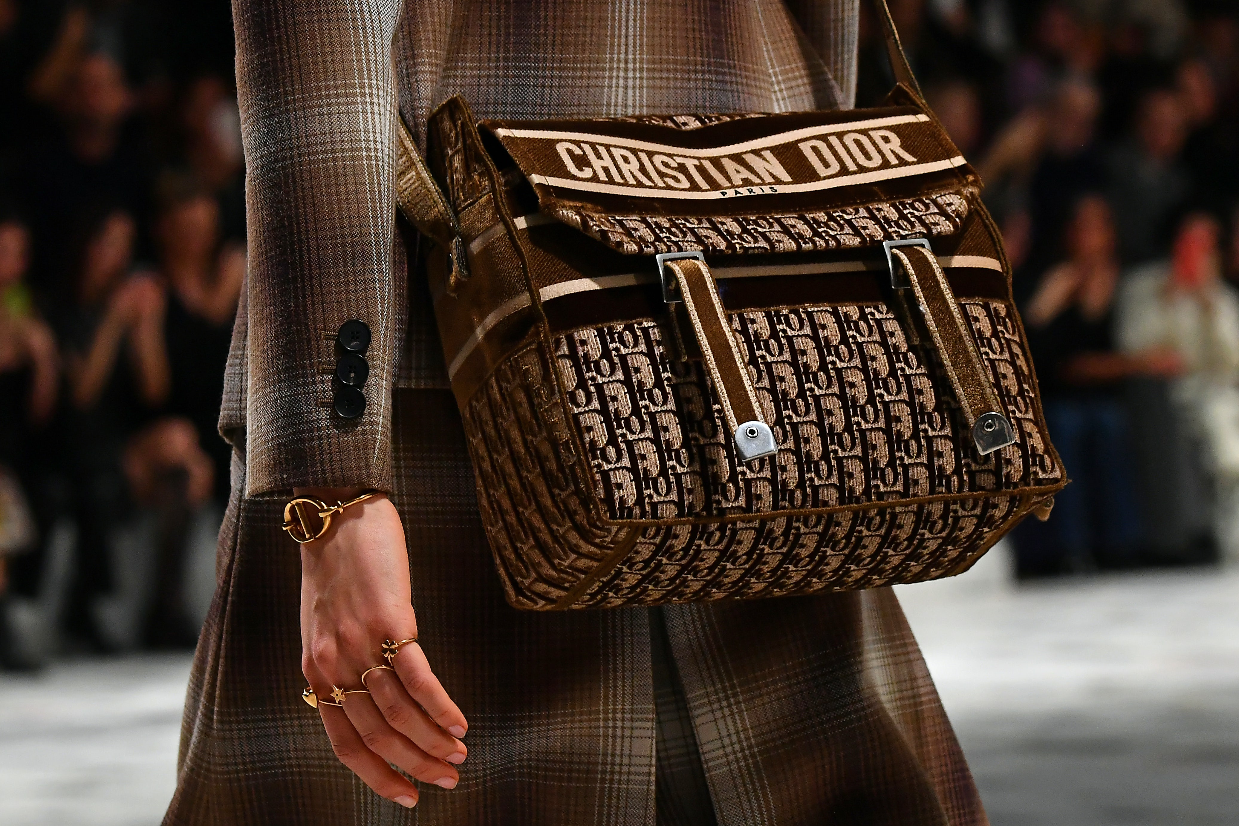 LVMH to bag Christian Dior Couture for 6.5 bn euros