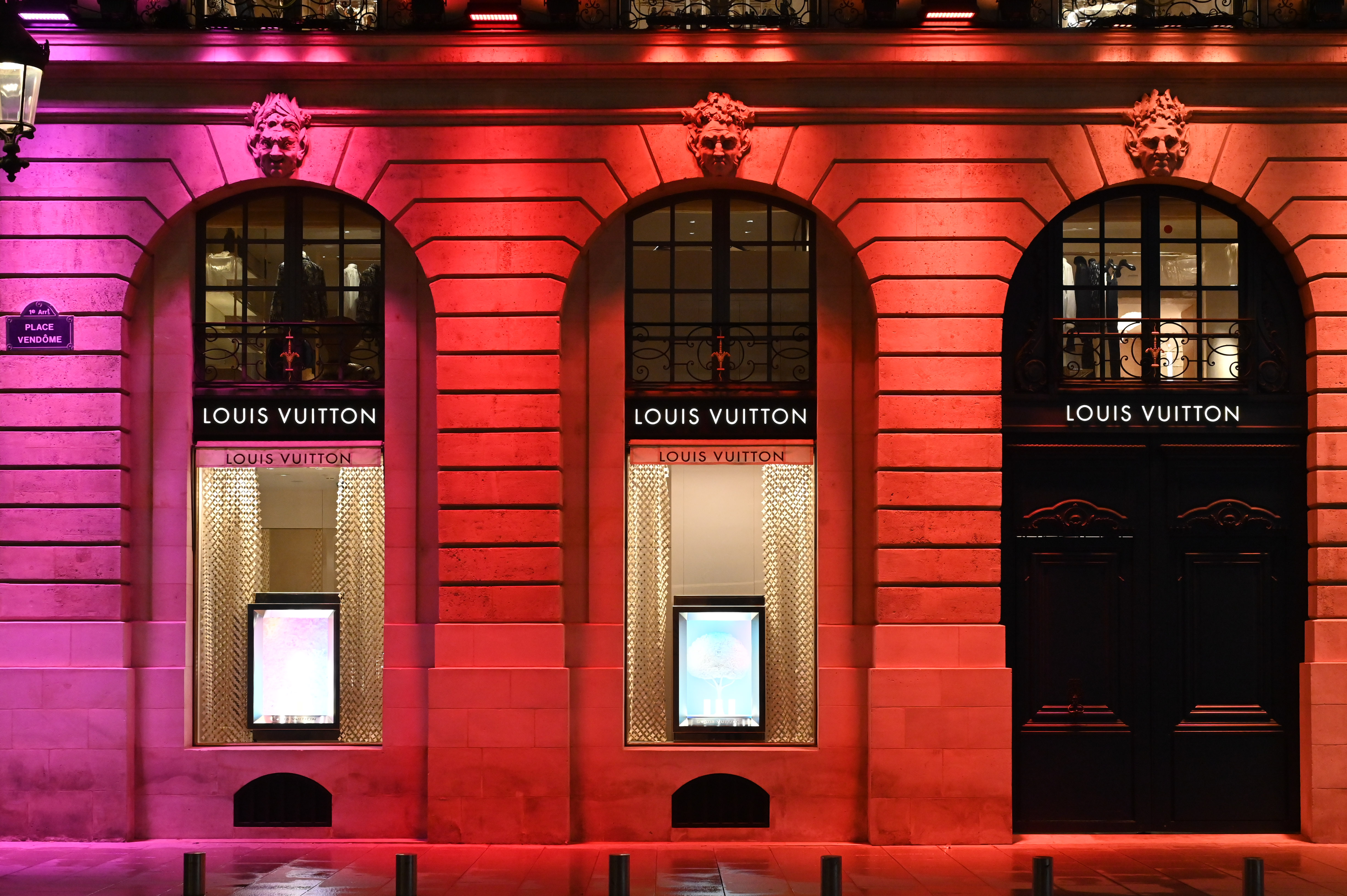 Louis Vuitton to close downtown duty-free shops in S. Korea