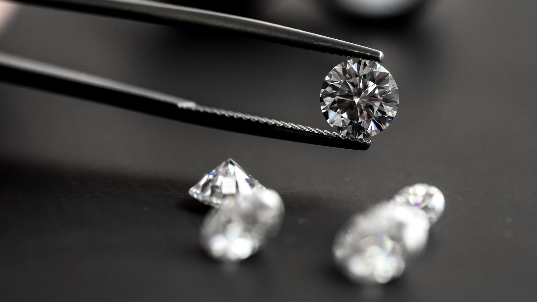 white sapphires vs diamonds