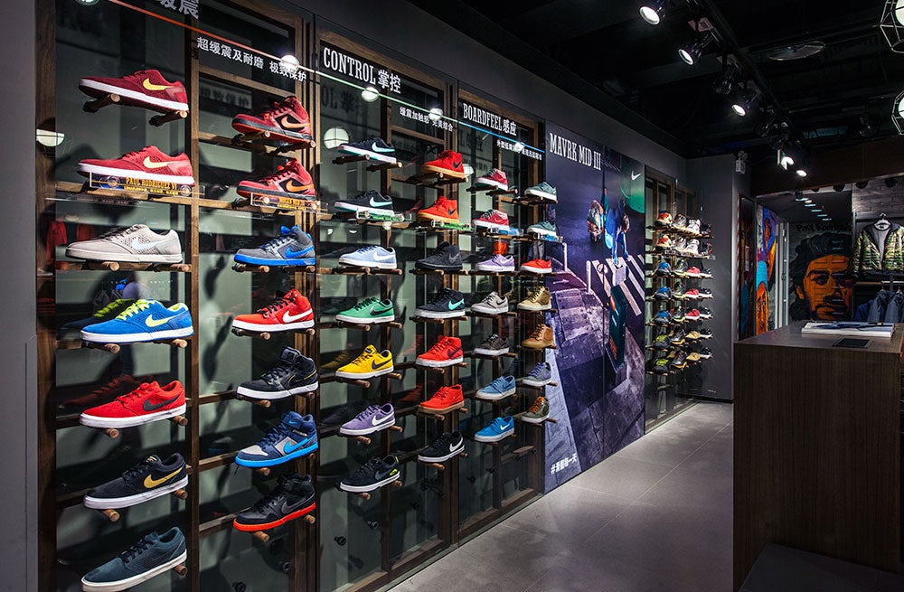 nike store assembly row