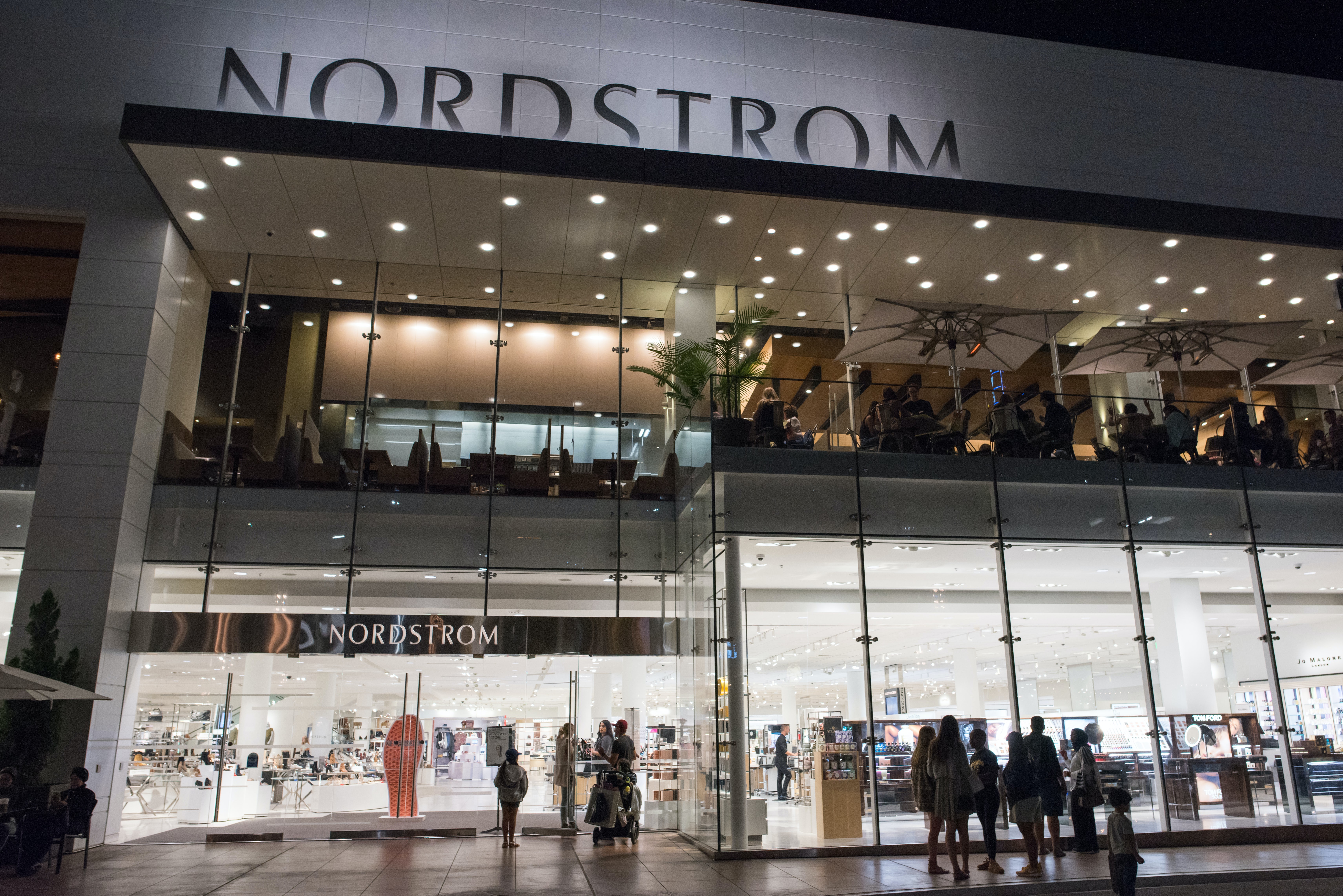 Report: Nordstrom family close to deal with private equity firm to