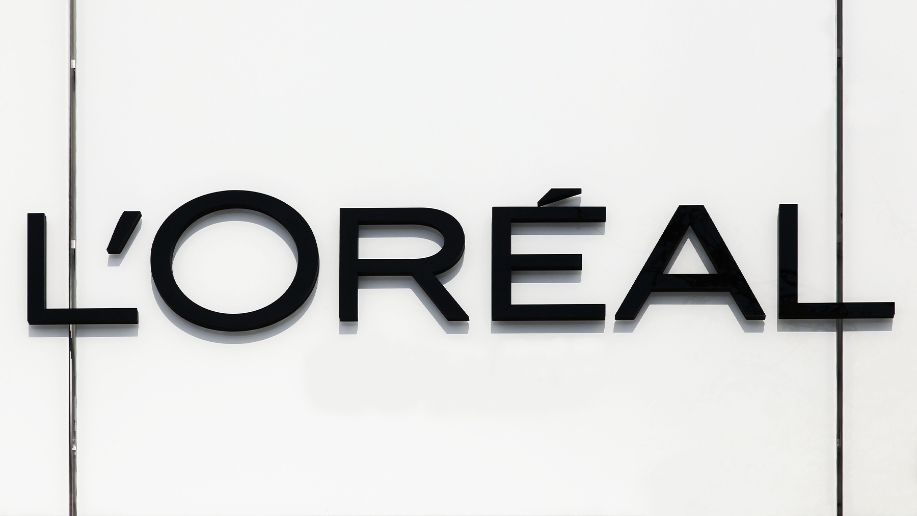 EU Raises Alarm Over Chinese Demands for L'Oreal, LVMH Cosmetics Trade  Secrets - Bloomberg