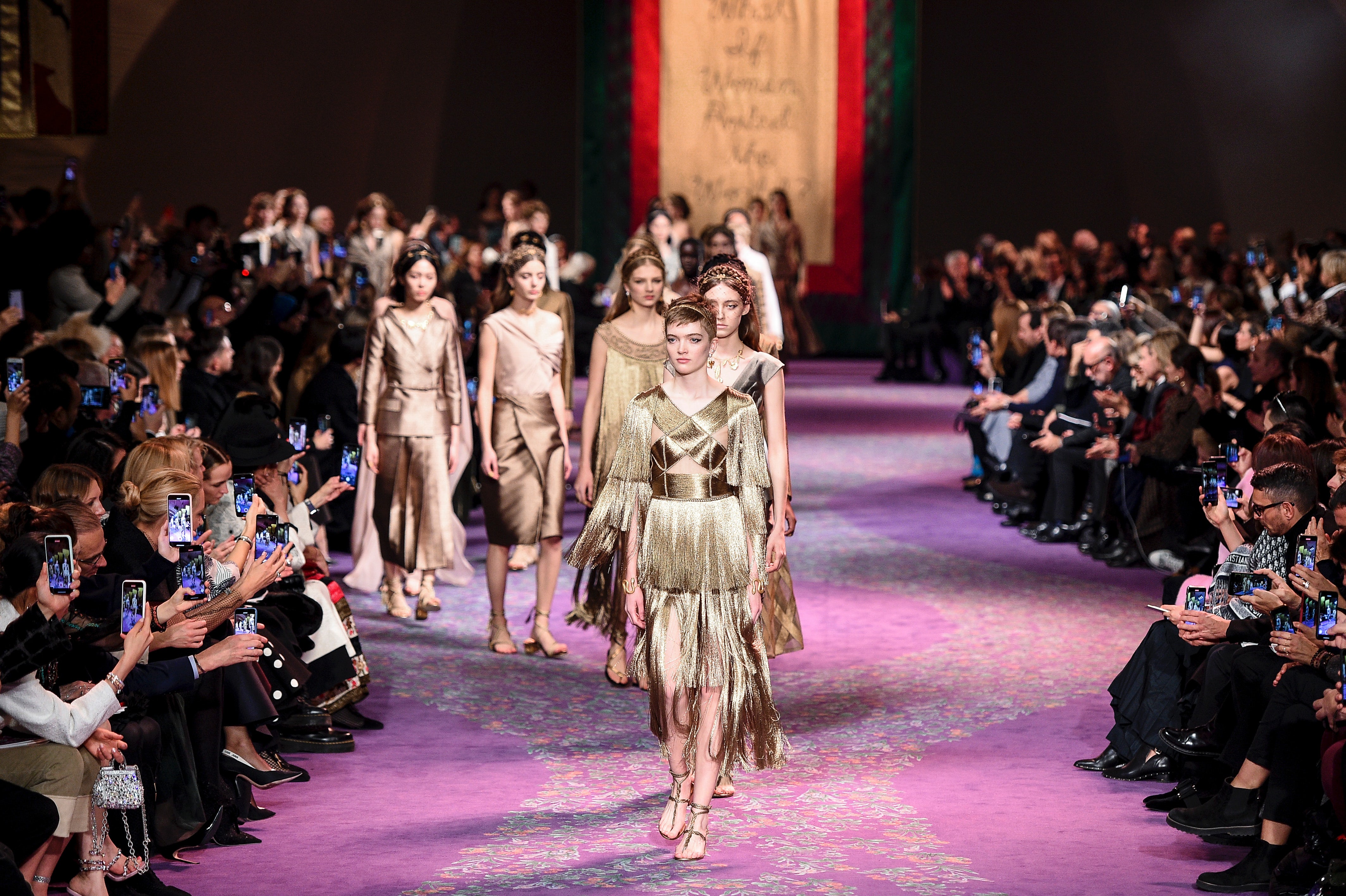 revidere Udstyre At søge tilflugt Dior Revives Fashion Shows | BoF