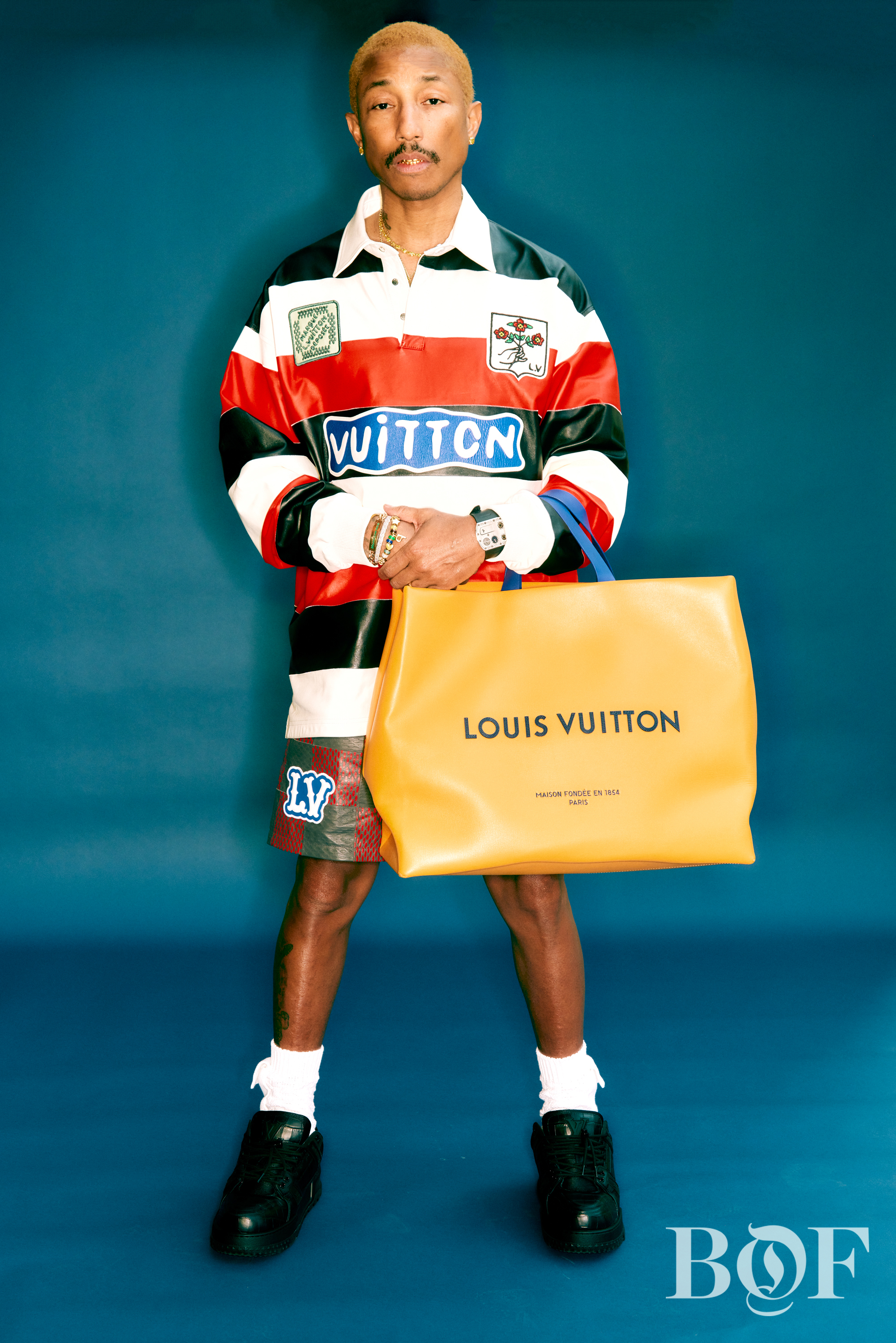 Rihanna's Louis Vuitton Soccer Ball Bag Is a Piece of '90s History
