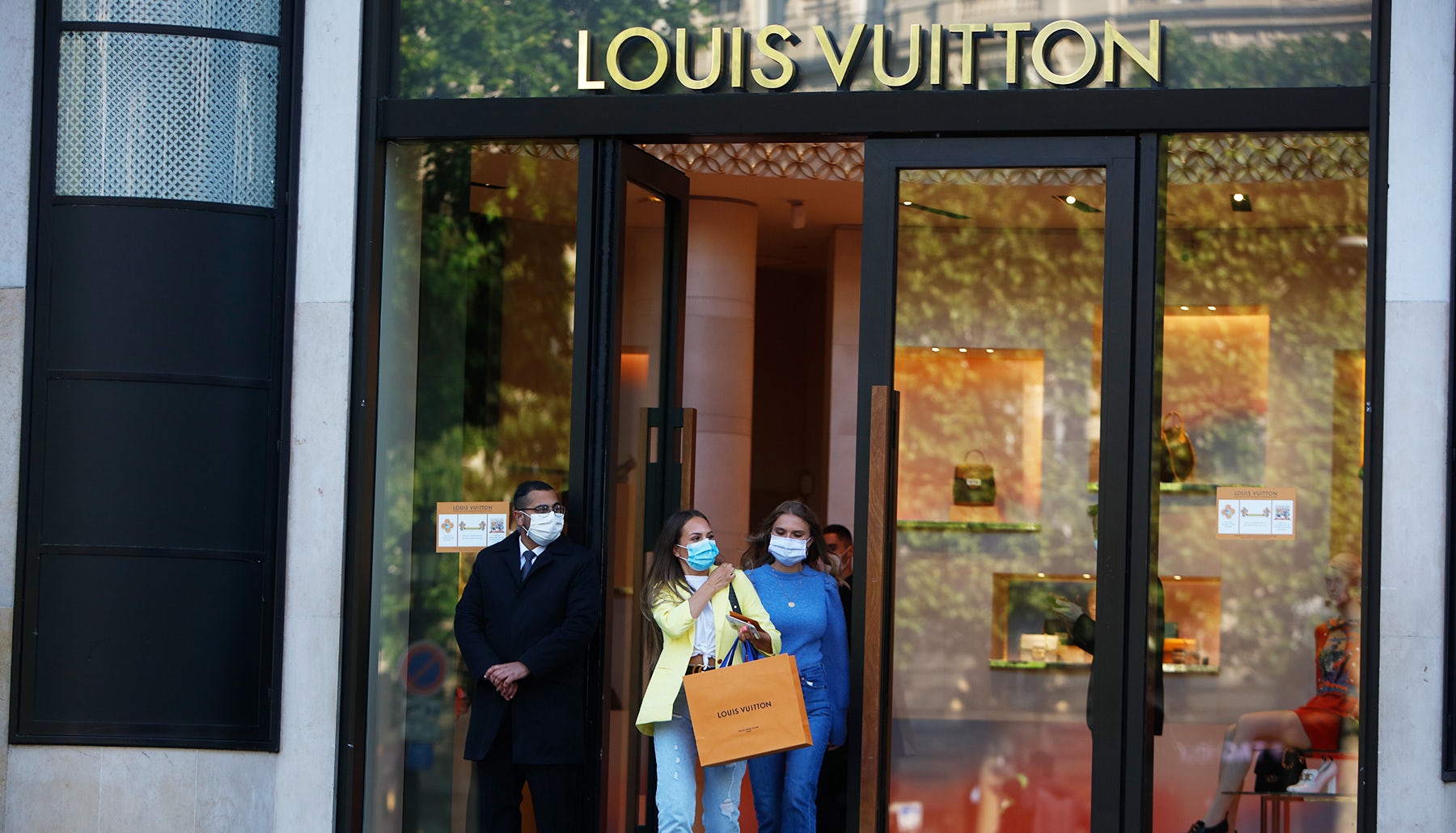 Louis Vuitton, Dior, and More Luxury Brands Are Boarding Up Shops Amid  Coronavirus Closures