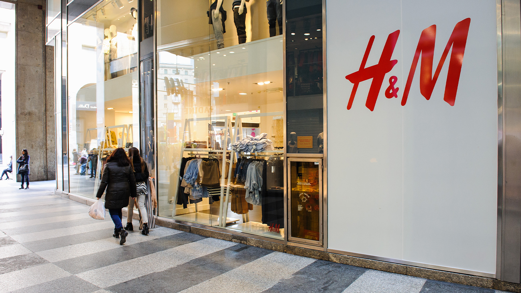 Swedish fashion giant H&M to cut 1,500 jobs in cost-saving drive