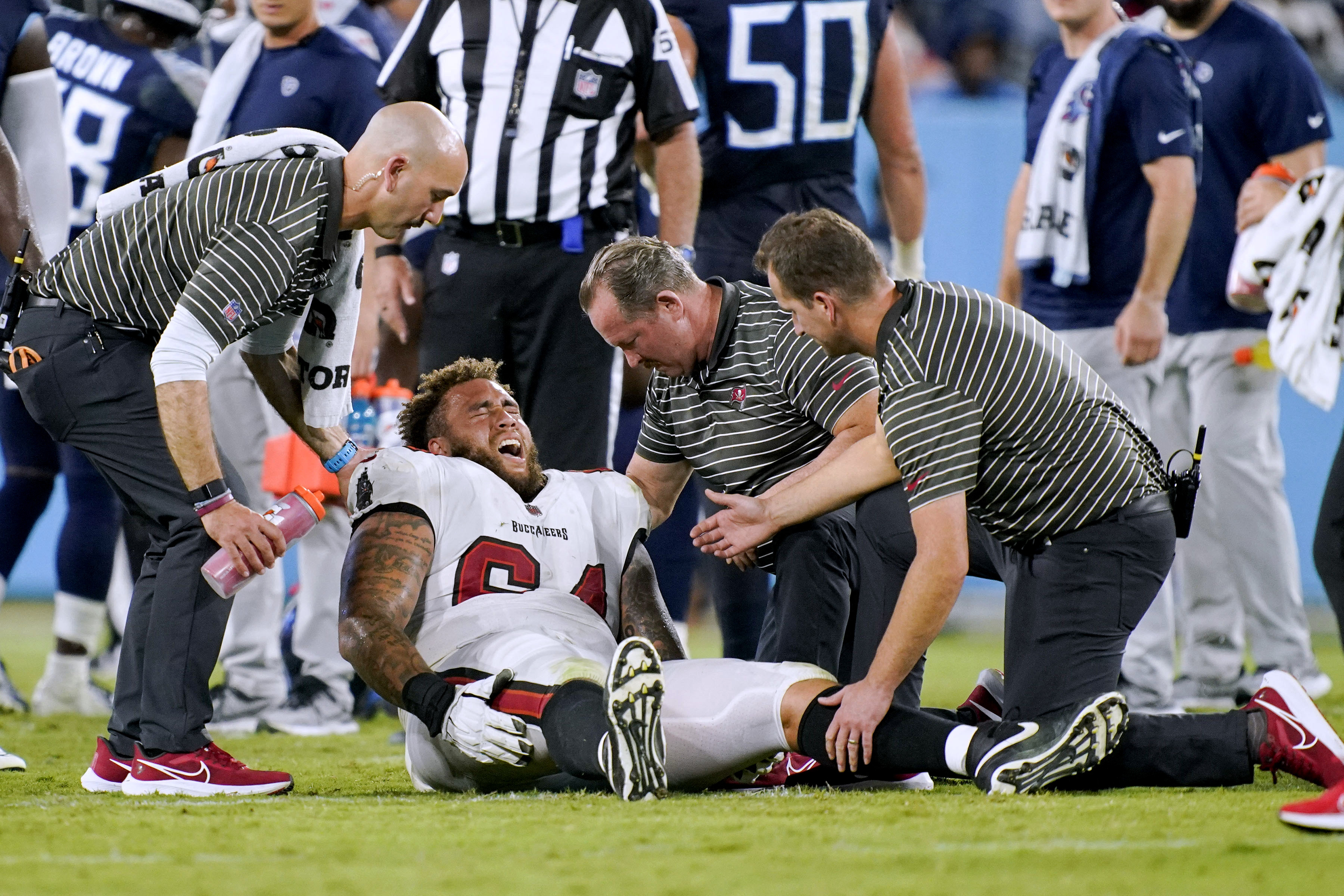 Bucs News: Tristan Wirfs' oblique injury during Titans joint