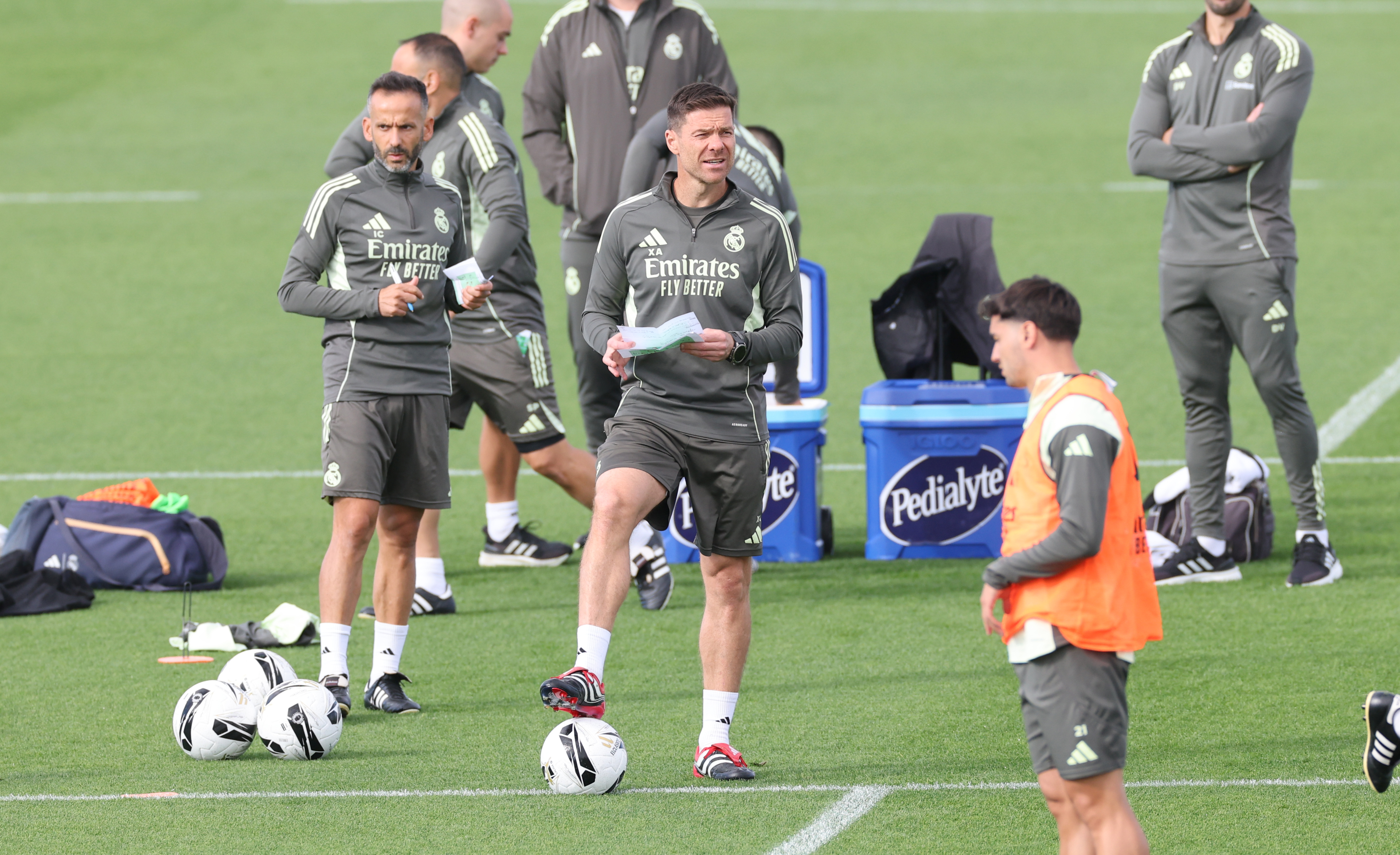 25/10/25 ENTRENAMIENTO REAL MADRID
XABI ALONSO


