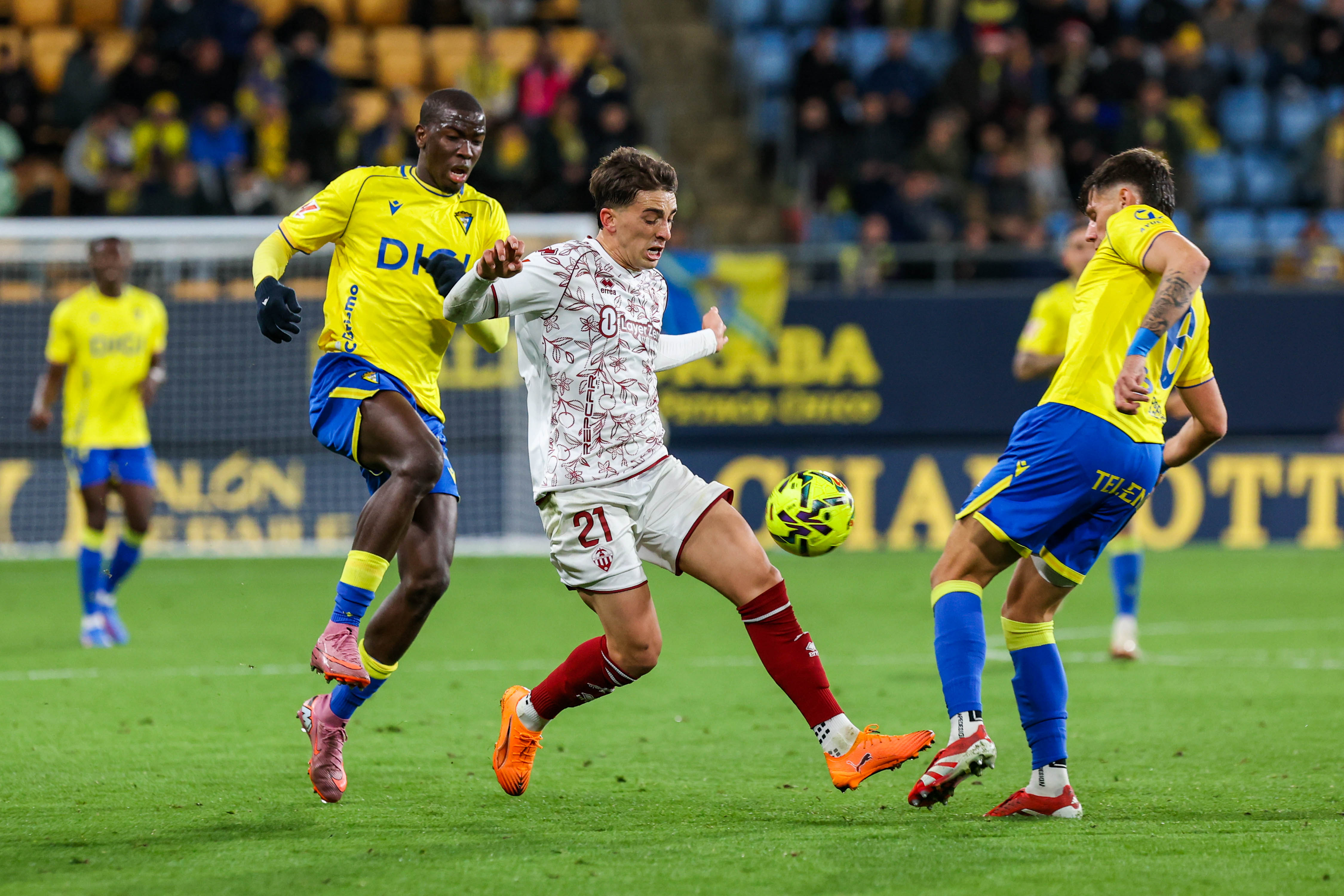21/12/25 PARTIDO SEGUNDA DIVISION CADIZ - CASTELLON ALEX CALATRAVA