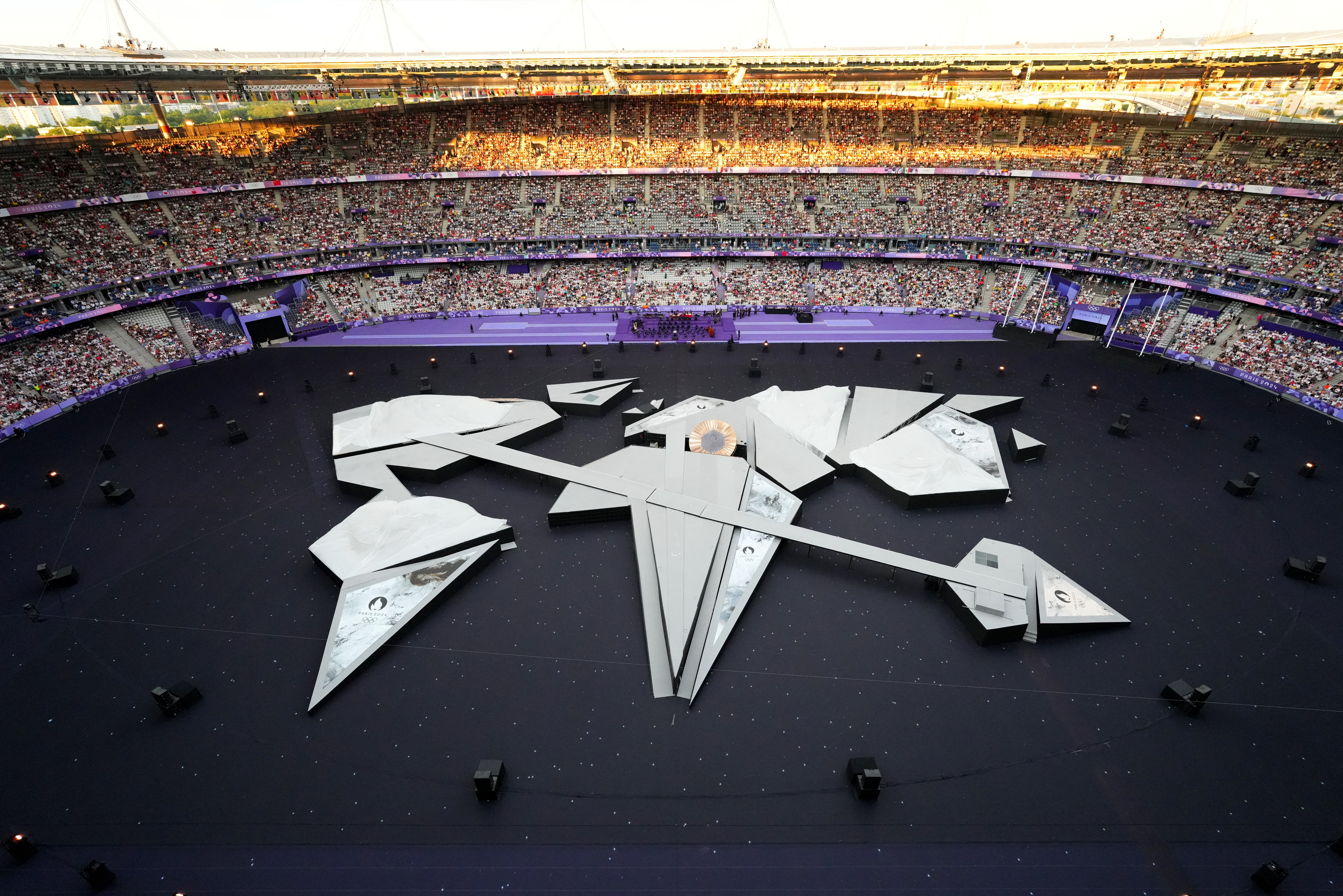 Paris 2024 Olympics - Ceremonies - Paris 2024 Closing Ceremony - Stade de France, Saint-Denis, France - August 11, 2024. General view during the closing ceremony. REUTERS/Pawel Kopczynski