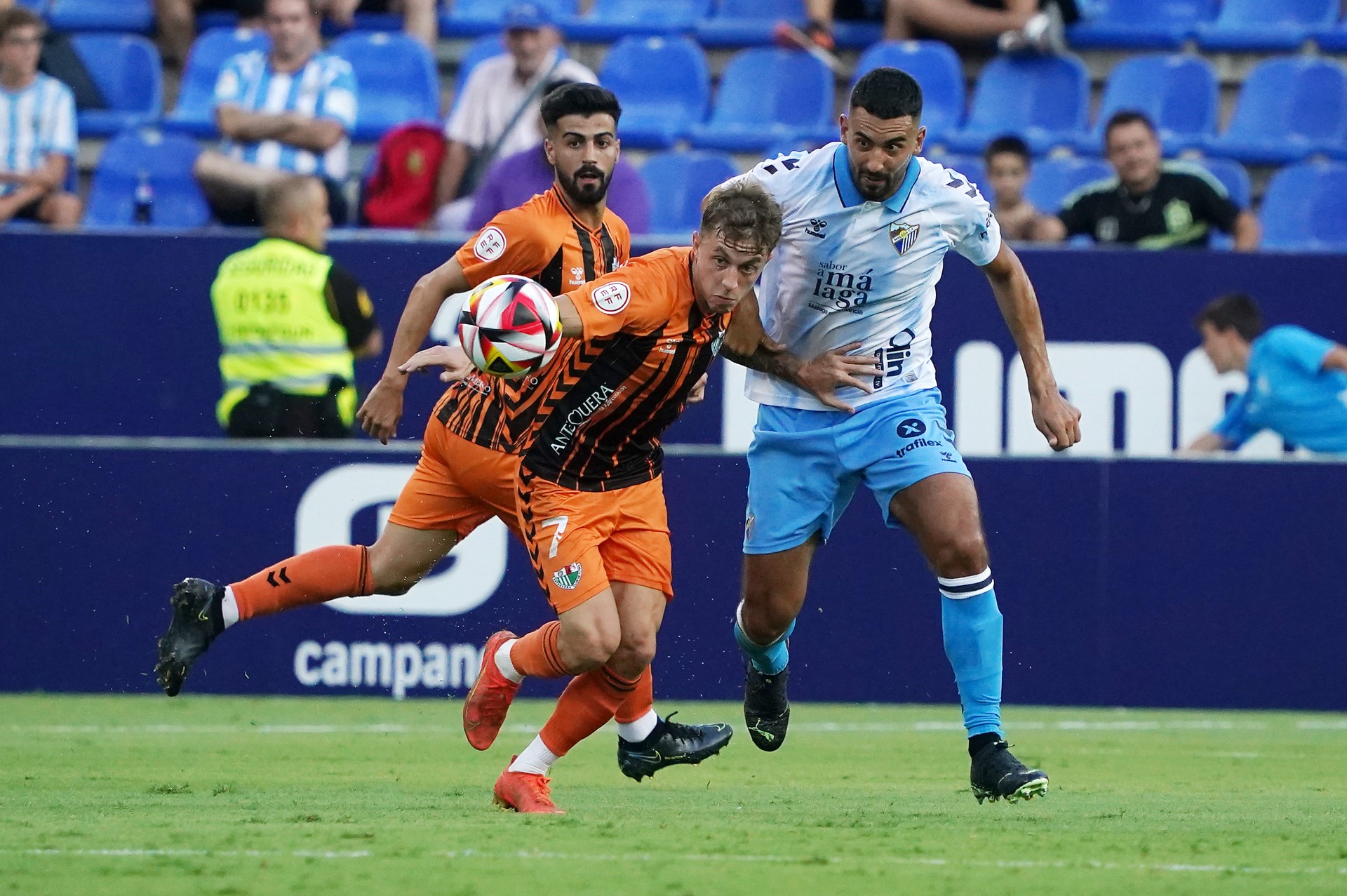 Partidos de antequera club de fútbol contra málaga cf