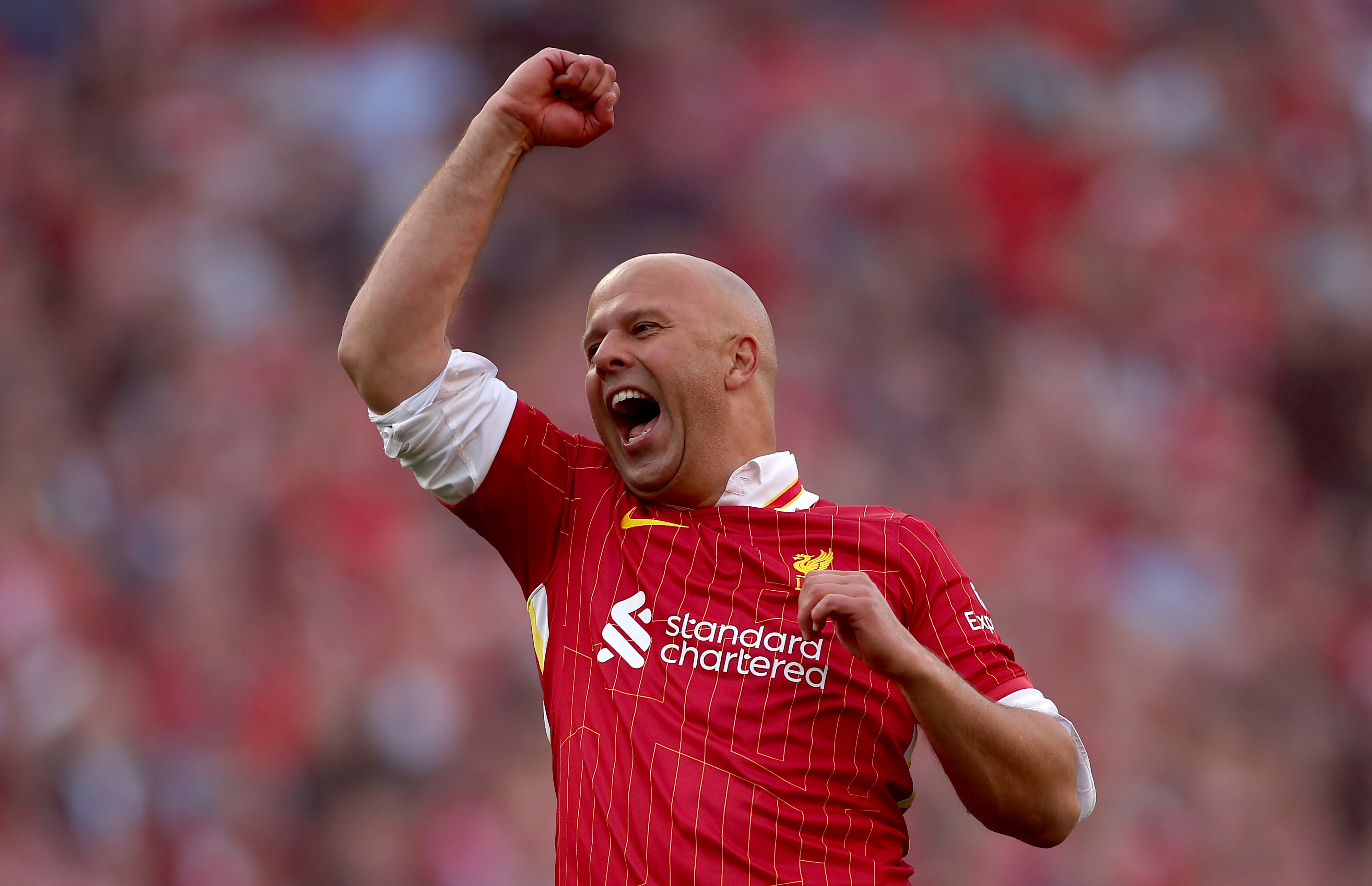 LIVERPOOL (United Kingdom), 27/04/2025.- Liverpool manager Arne Slot celebrates in front of fans after the English Premier League soccer match between Liverpool FC and Tottenham Hotspur, in Liverpool, Britain, 27 April 2025. Liverpool won 5-1 to win their 20th English league title. (Reino Unido) EFE/EPA/ADAM VAUGHAN EDITORIAL USE ONLY. No use with unauthorized audio, video, data, fixture lists, club/league logos, 'live' services or NFTs. Online in-match use limited to 120 images, no video emulation. No use in betting, games or single club/league/player publications.