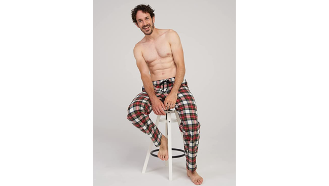 Este es el pantalón de pijama suelto para hombre ideal para el frío -  Showroom