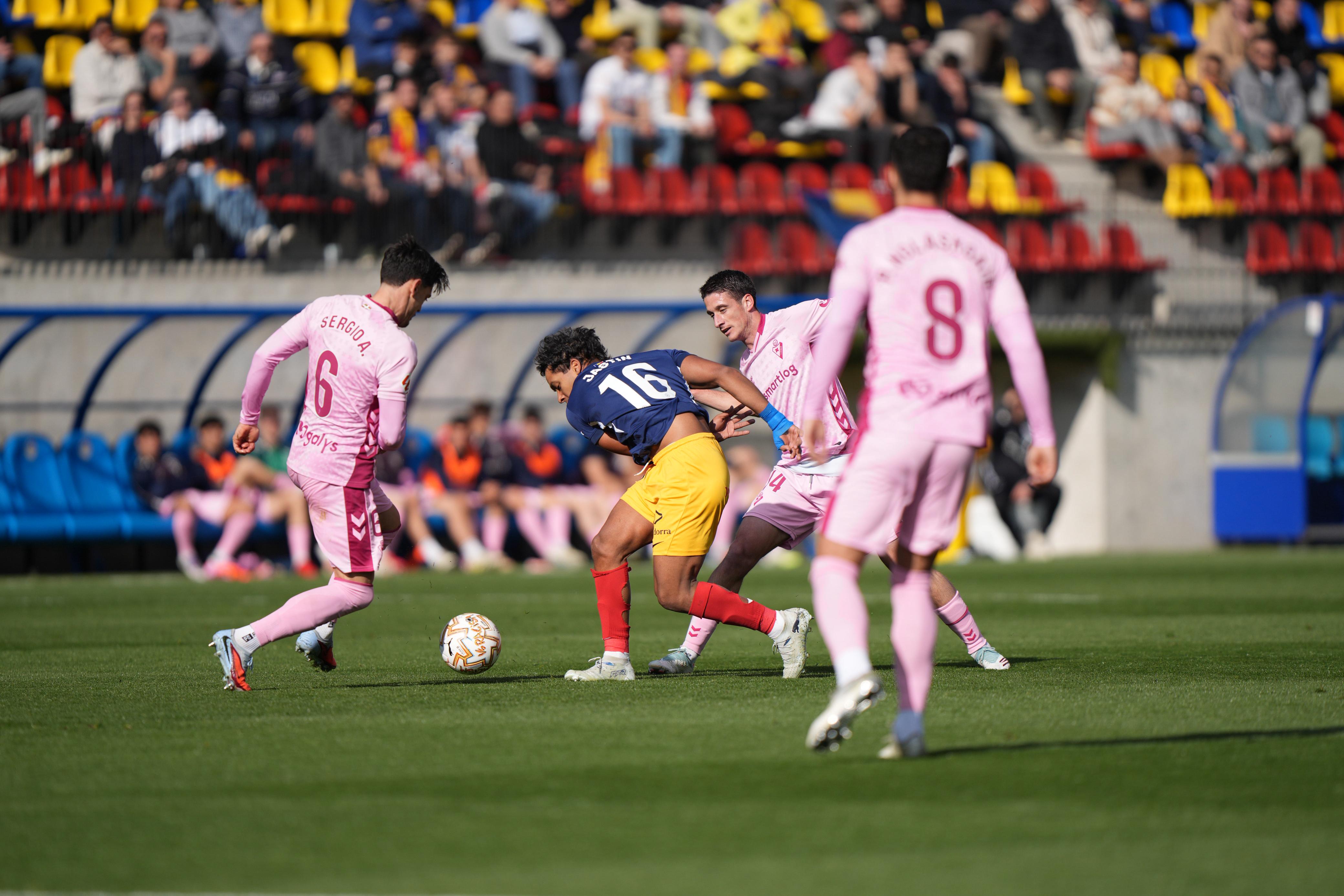 El Eibar se arma de razones para mirar al playoff