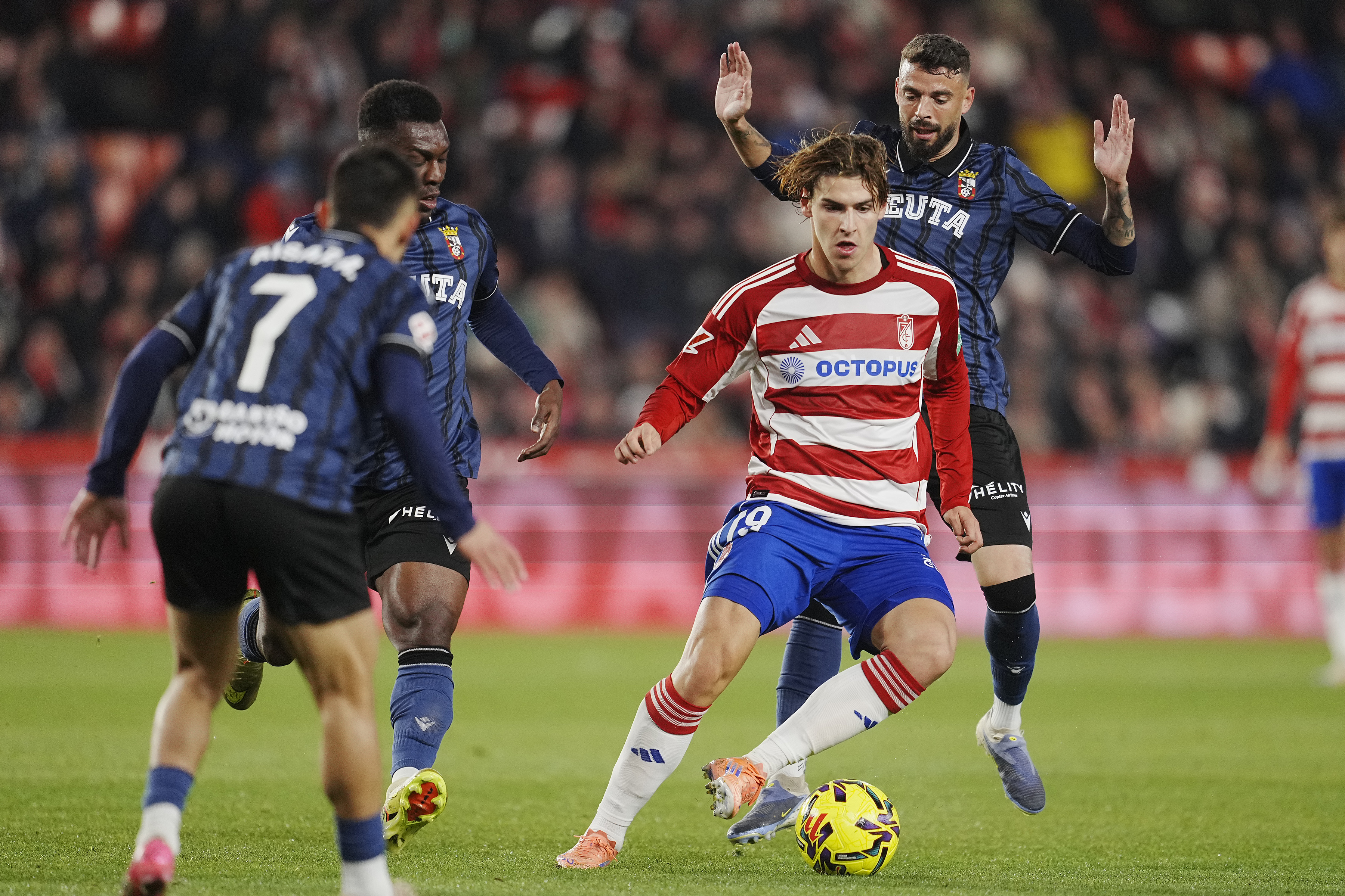 07/12/25 PARTIDO SEGUNDA DIVISION
GRANADA CF - AD CEUTA
En la imagen Jorge Pascual (Granada CF)
