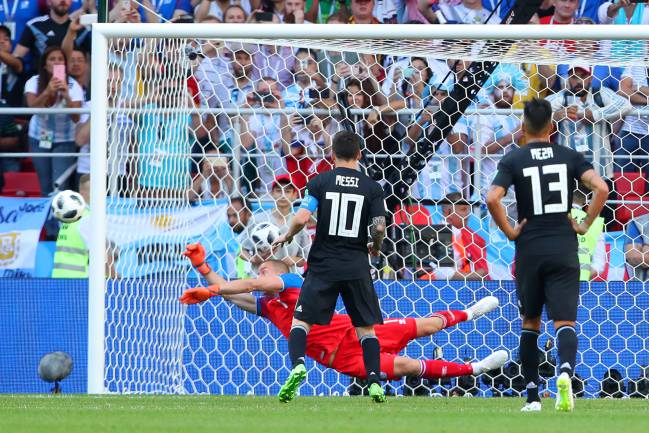 Messi the first to miss a penalty at 2018 World Cup Russia - AS USA