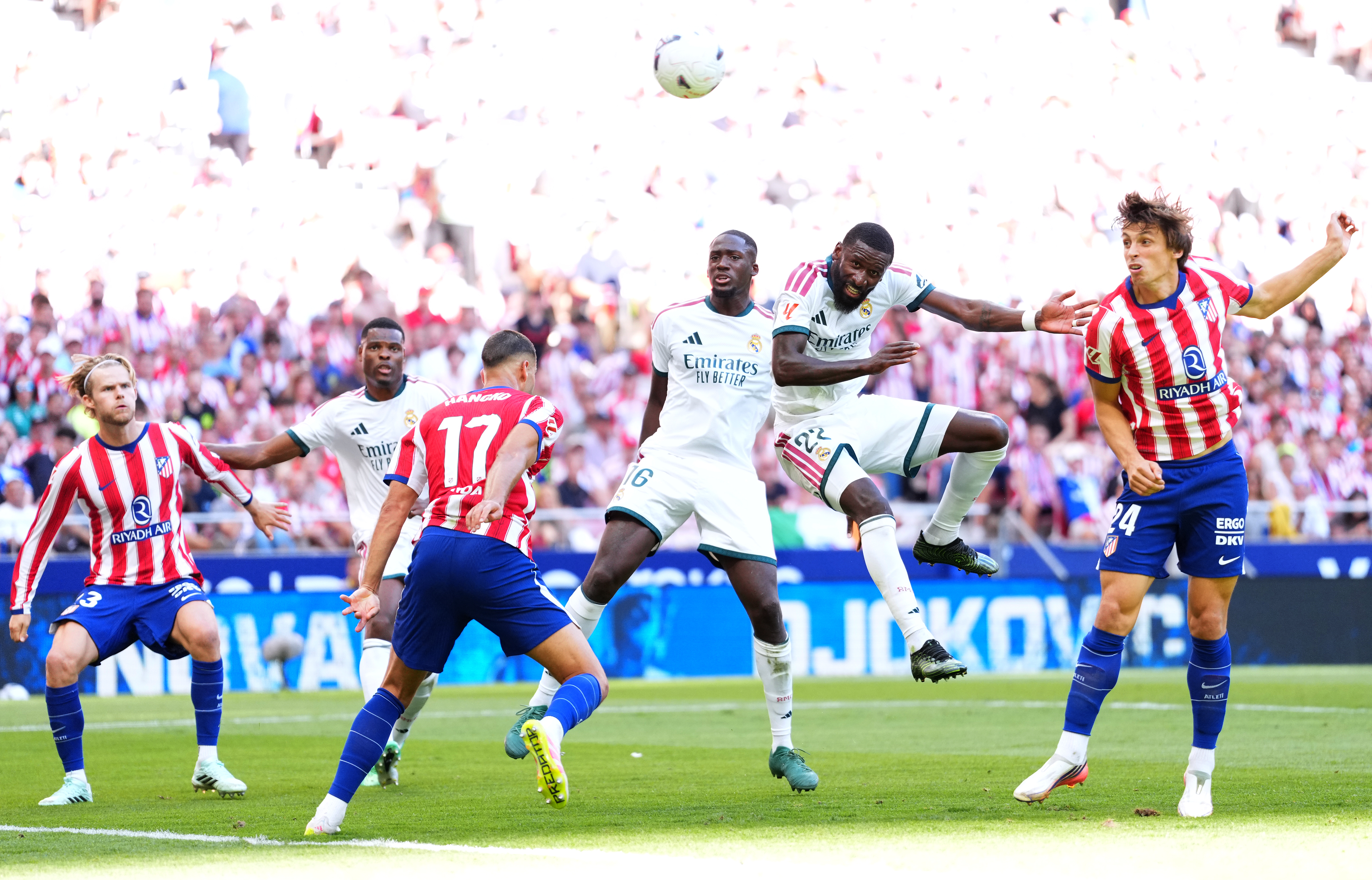 El central alemán salió a partido con todo en contra, pero fue uno de los más destacado del equipo de Mourinho. Además, hizo un gol que le puso picante a los últimos minutos del derbi madrileño.
