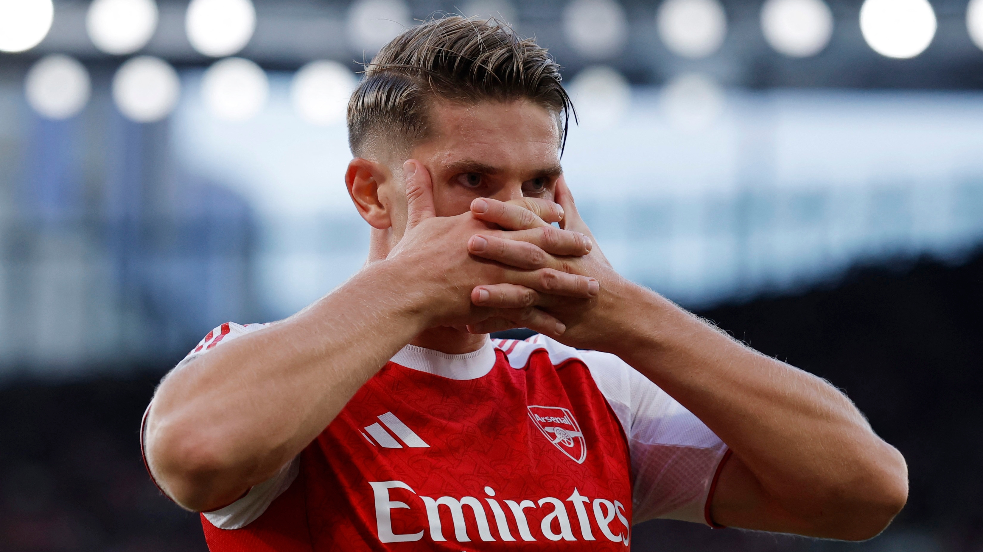 Soccer Football - Premier League - Arsenal v Leeds United - Emirates Stadium, London, Britain - August 23, 2025 Arsenal's Viktor Gyokeres celebrates scoring their fifth goal Action Images via Reuters/Andrew Couldridge EDITORIAL USE ONLY. NO USE WITH UNAUTHORIZED AUDIO, VIDEO, DATA, FIXTURE LISTS, CLUB/LEAGUE LOGOS OR 'LIVE' SERVICES. ONLINE IN-MATCH USE LIMITED TO 120 IMAGES, NO VIDEO EMULATION. NO USE IN BETTING, GAMES OR SINGLE CLUB/LEAGUE/PLAYER PUBLICATIONS. PLEASE CONTACT YOUR ACCOUNT REPRESENTATIVE FOR FURTHER DETAILS..