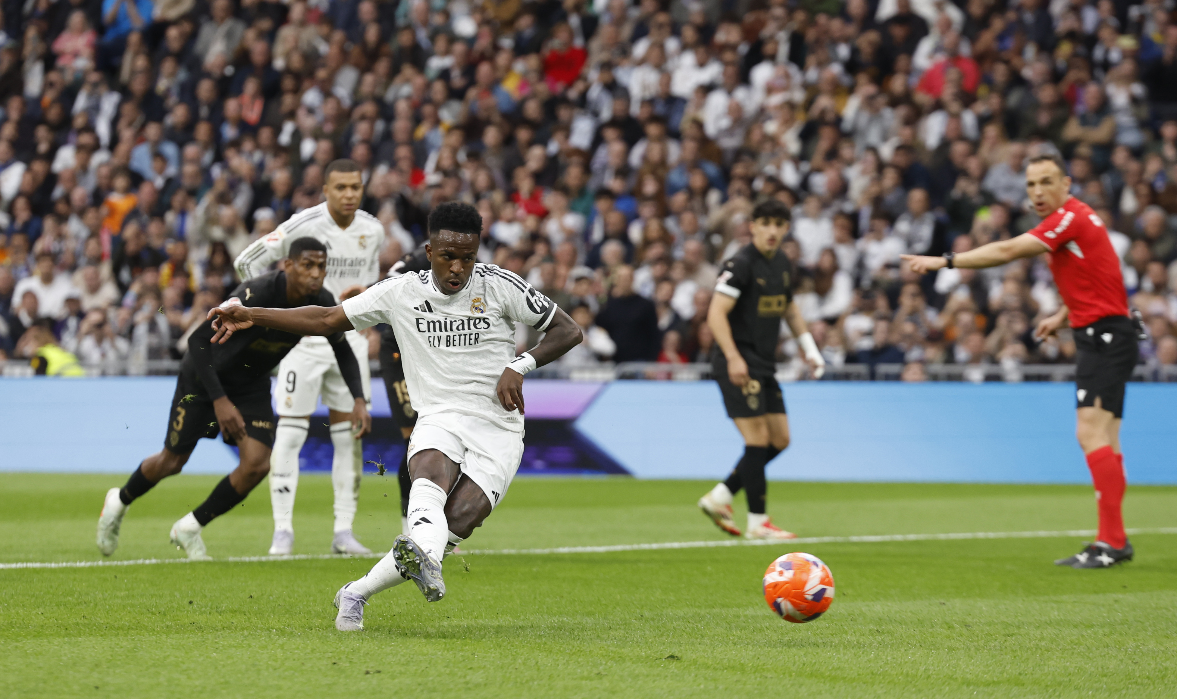 Vinicius vs Valencia