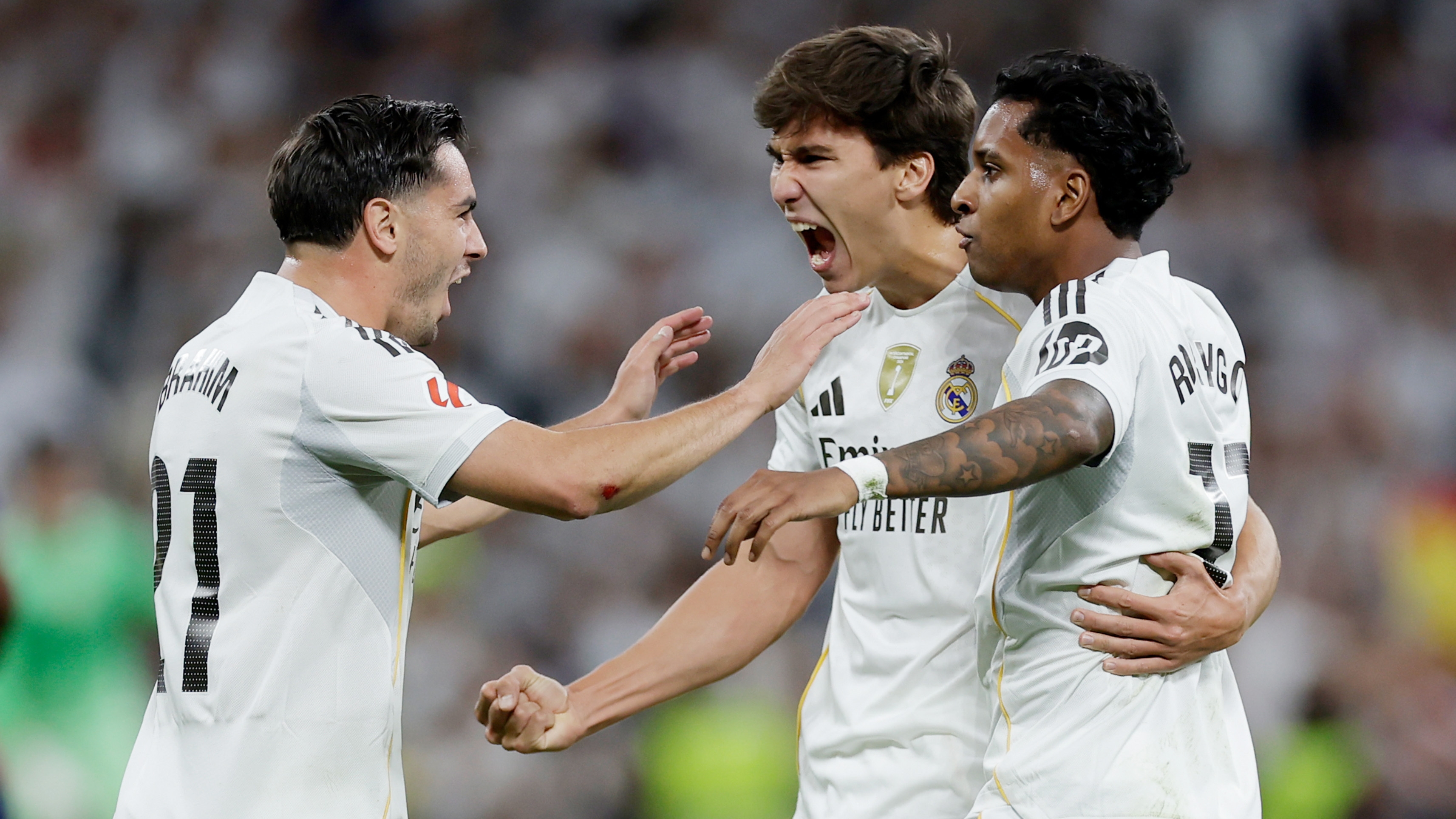 MADRID, SPAIN - OCTOBER 26: Gonzalo Garcia of Real Madrid celebrates the victory with Rodrygo of Real Madrid, Brahim Diaz of Real Madrid  during the LaLiga EA Sports  match between Real Madrid v FC Barcelona at the Estadio Santiago Bernabeu on October 26, 2025 in Madrid Spain (Photo by Maria Gracia Jimenez/Soccrates/Getty Images)