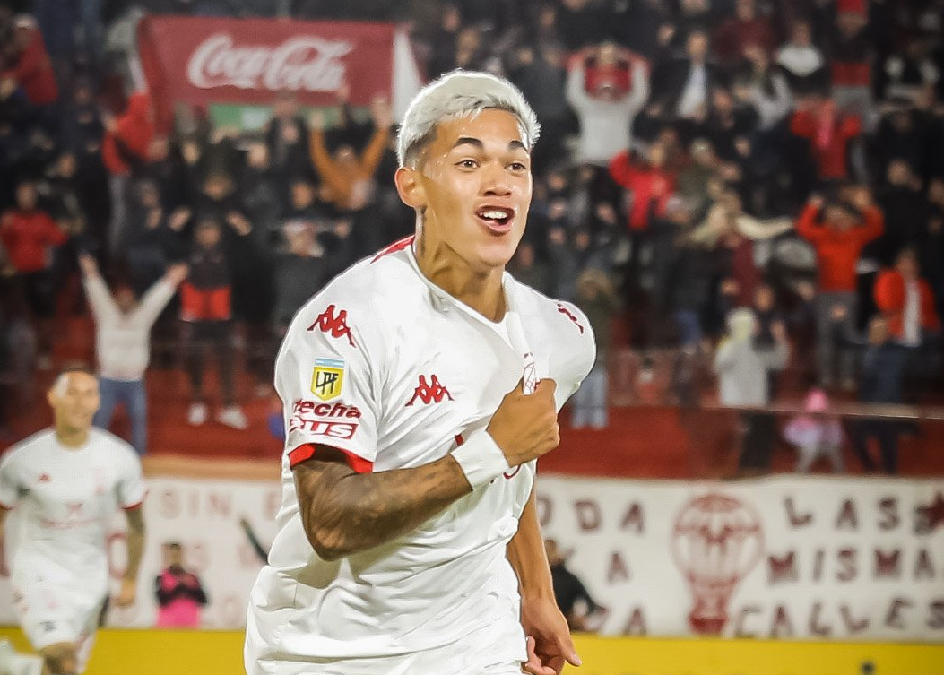 Juan Gauto se presenta en masa