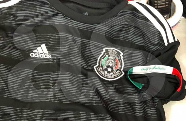 escarabajo Envío Seguro Selección Mexicana regresará al jersey negro en Copa Oro - AS México