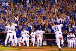 Los Kansas City Royals en el camino de las baldosas amarillas