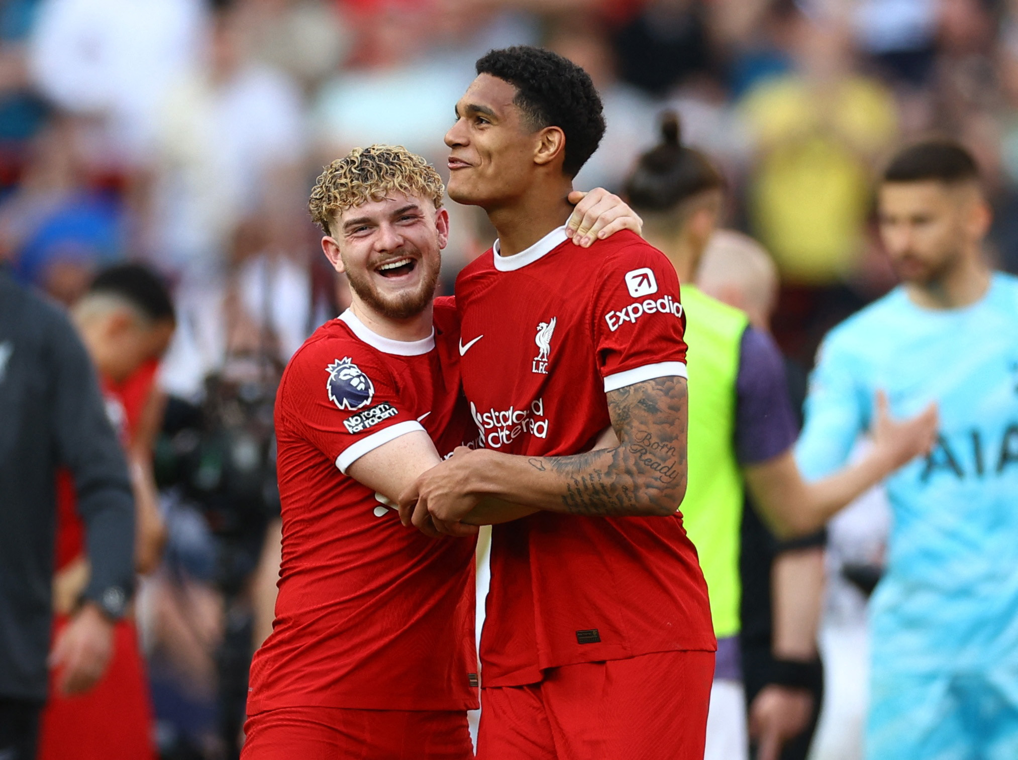 Soccer Football - Premier League - Liverpool v Tottenham Hotspur - Anfield, Liverpool, Britain - May 5, 2024 Liverpool's Harvey Elliott and Jarell Quansah celebrate after the match REUTERS/Carl Recine NO USE WITH UNAUTHORIZED AUDIO, VIDEO, DATA, FIXTURE LISTS, CLUB/LEAGUE LOGOS OR 'LIVE' SERVICES. ONLINE IN-MATCH USE LIMITED TO 45 IMAGES, NO VIDEO EMULATION. NO USE IN BETTING, GAMES OR SINGLE CLUB/LEAGUE/PLAYER PUBLICATIONS.