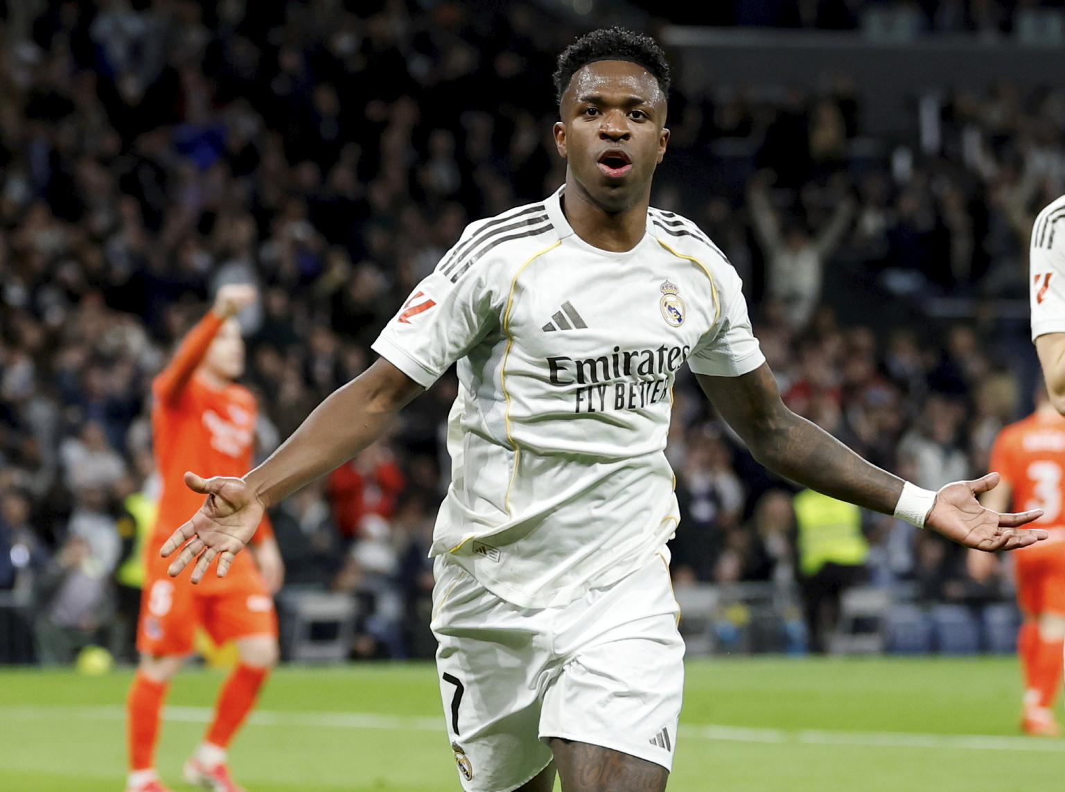 El brasileño hizo un doblete desde los once metros. Más allá de eso, volvió a demostrar su mejor versión. Cuando Vini está así es imparable.